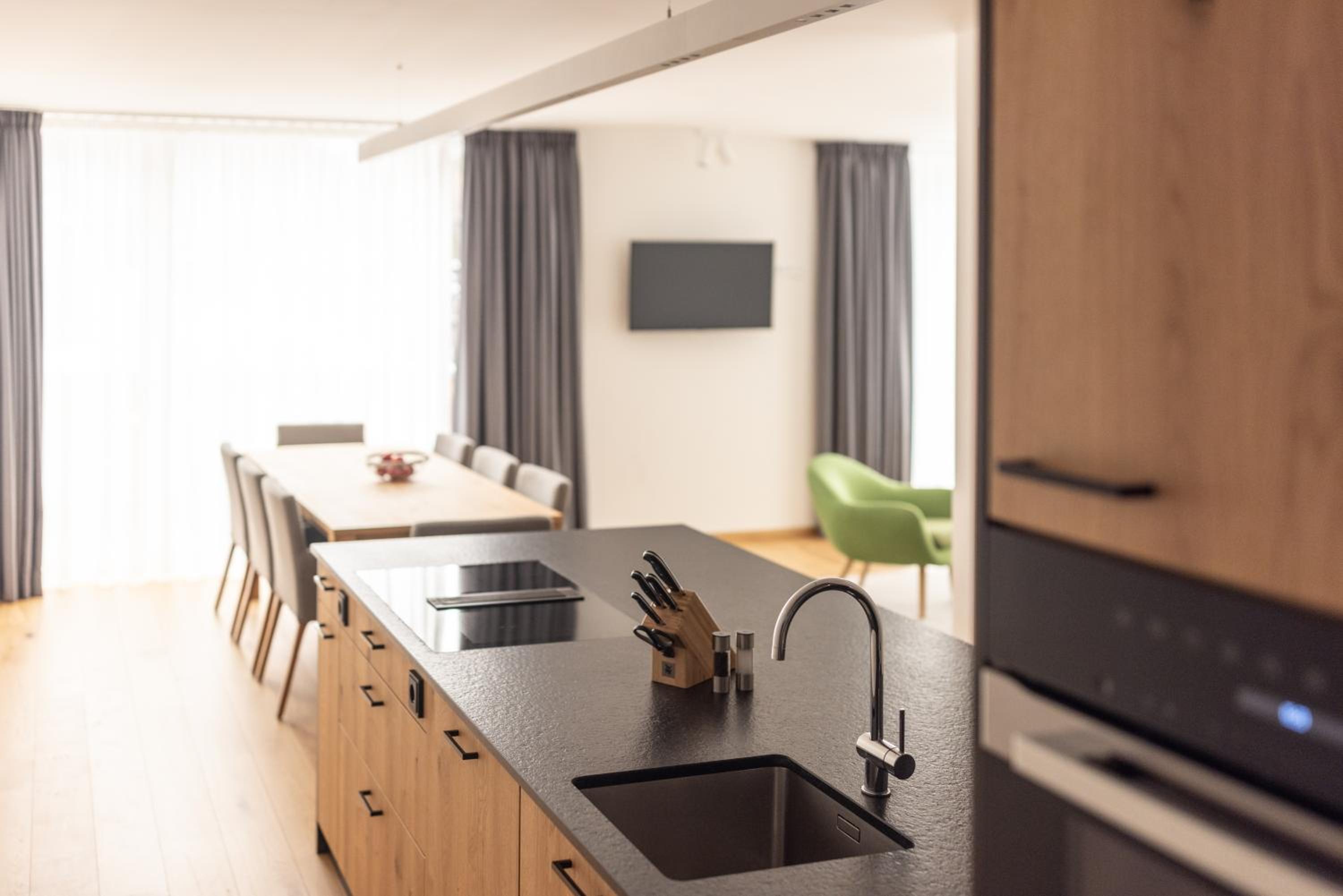 Two-Bedroom Penthouse Apartment with Mountain View