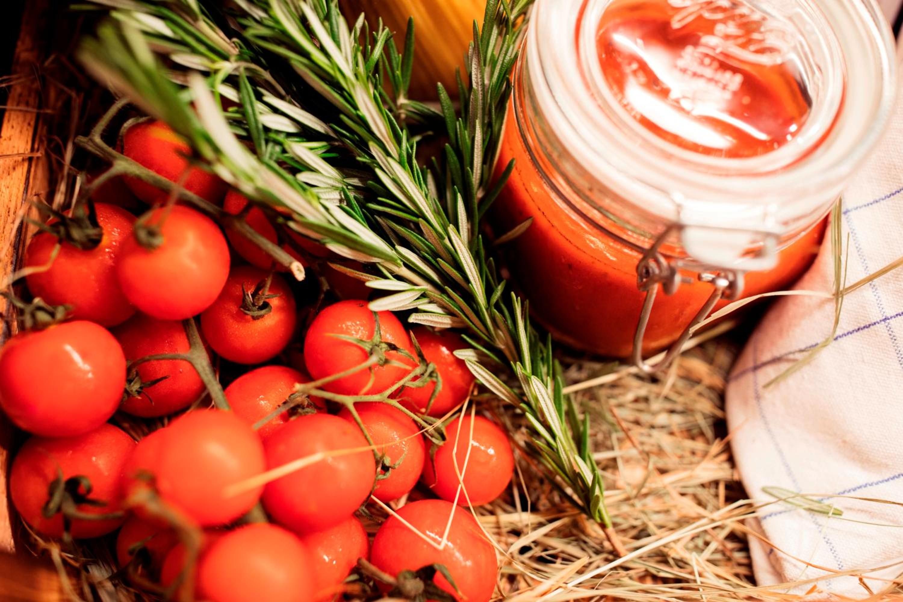 Two-Bedroom Penthouse Apartment with Mountain View