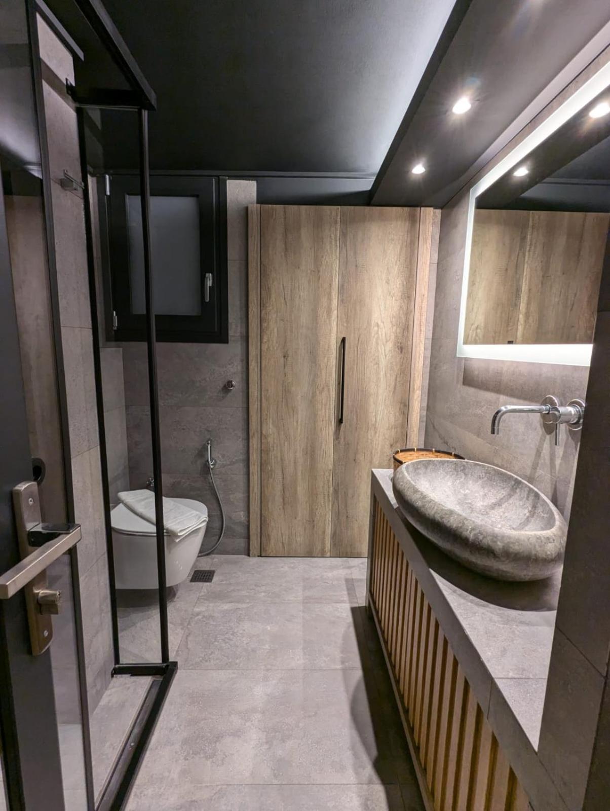 Two-Bedroom Deluxe Apartment with Balcony (Separate building)