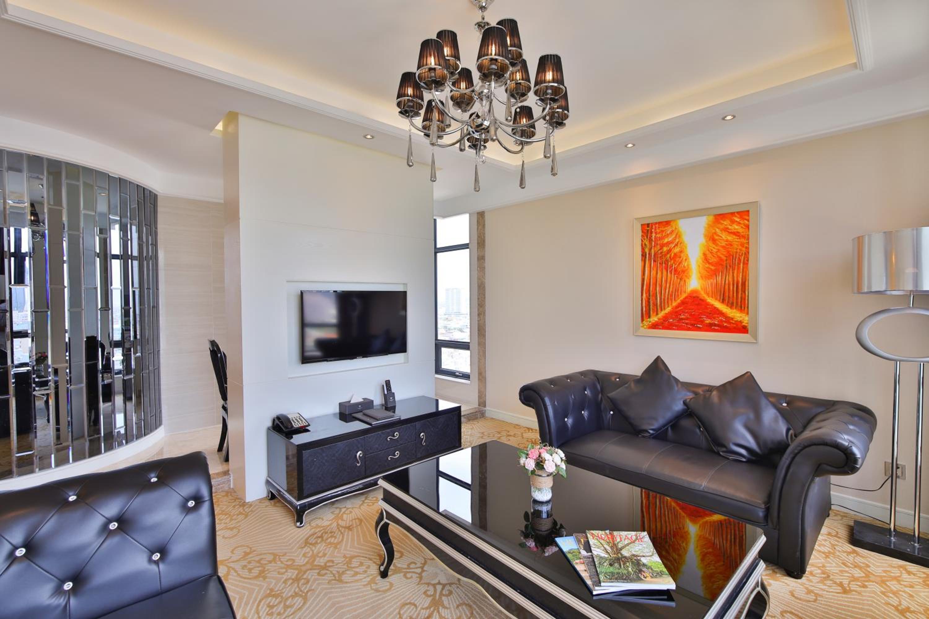 One-Bedroom Apartment - One-way airport transfer & Afternoon Tea Included Once Per Stay