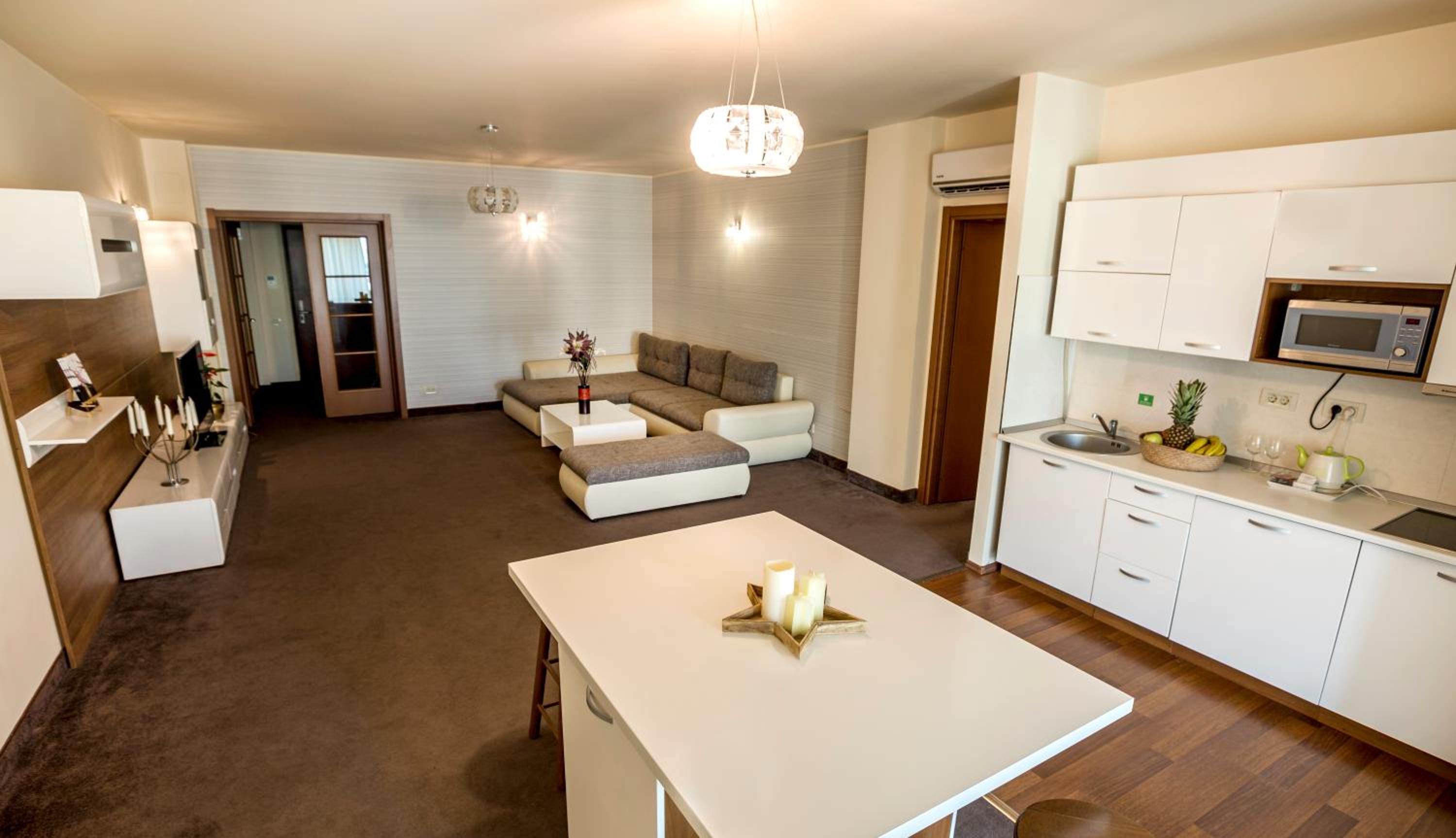 Large Apartment with Spa