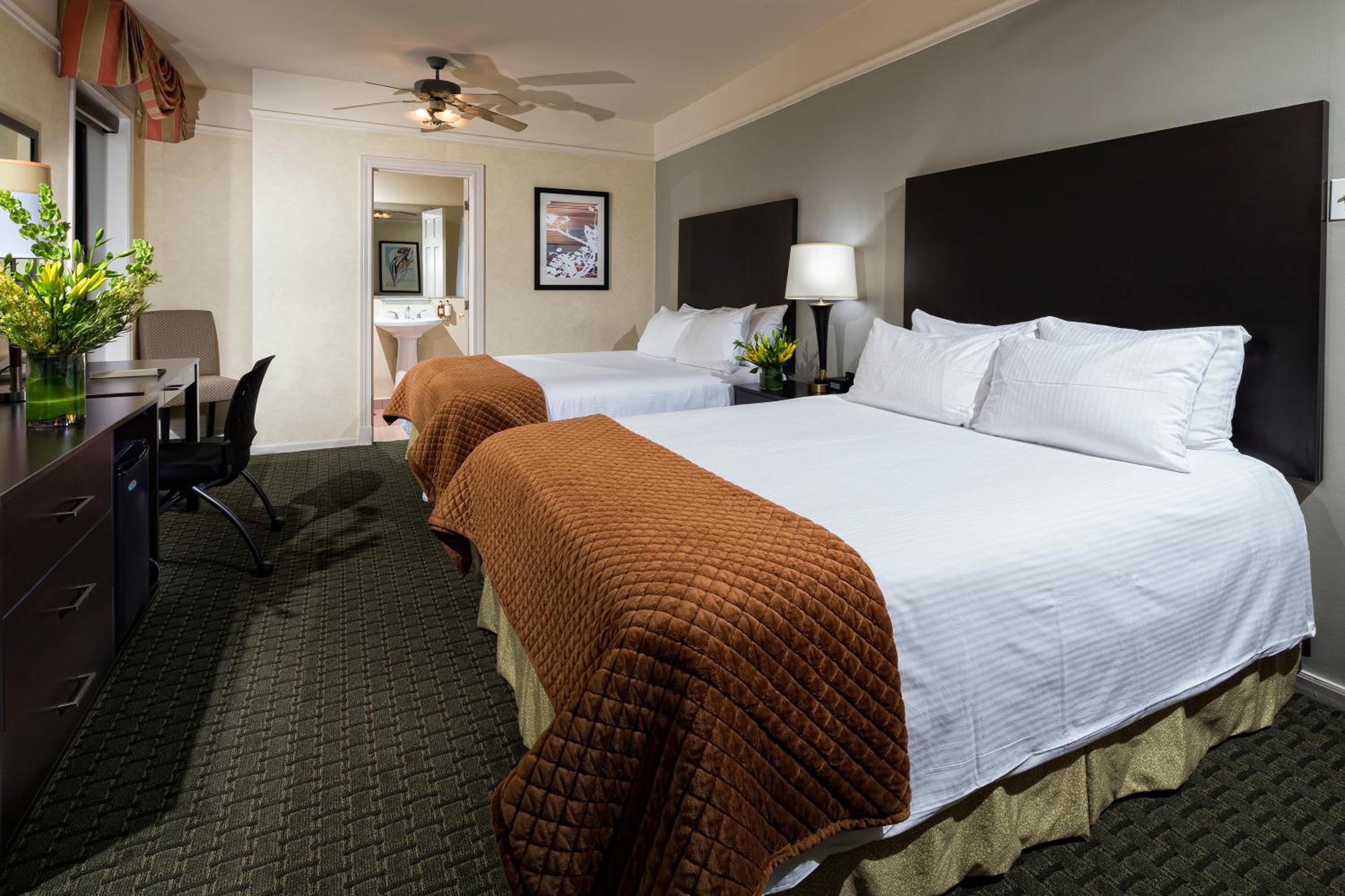 Deluxe Queen Room with Two Queen Beds