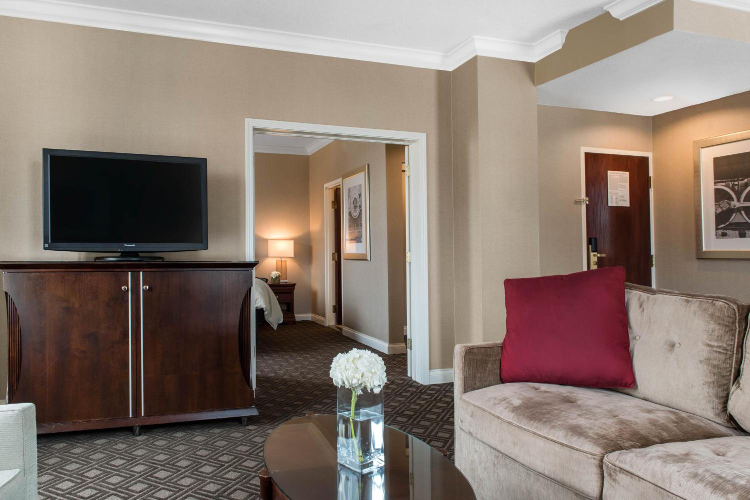 Severin Suite - 1 King Bed