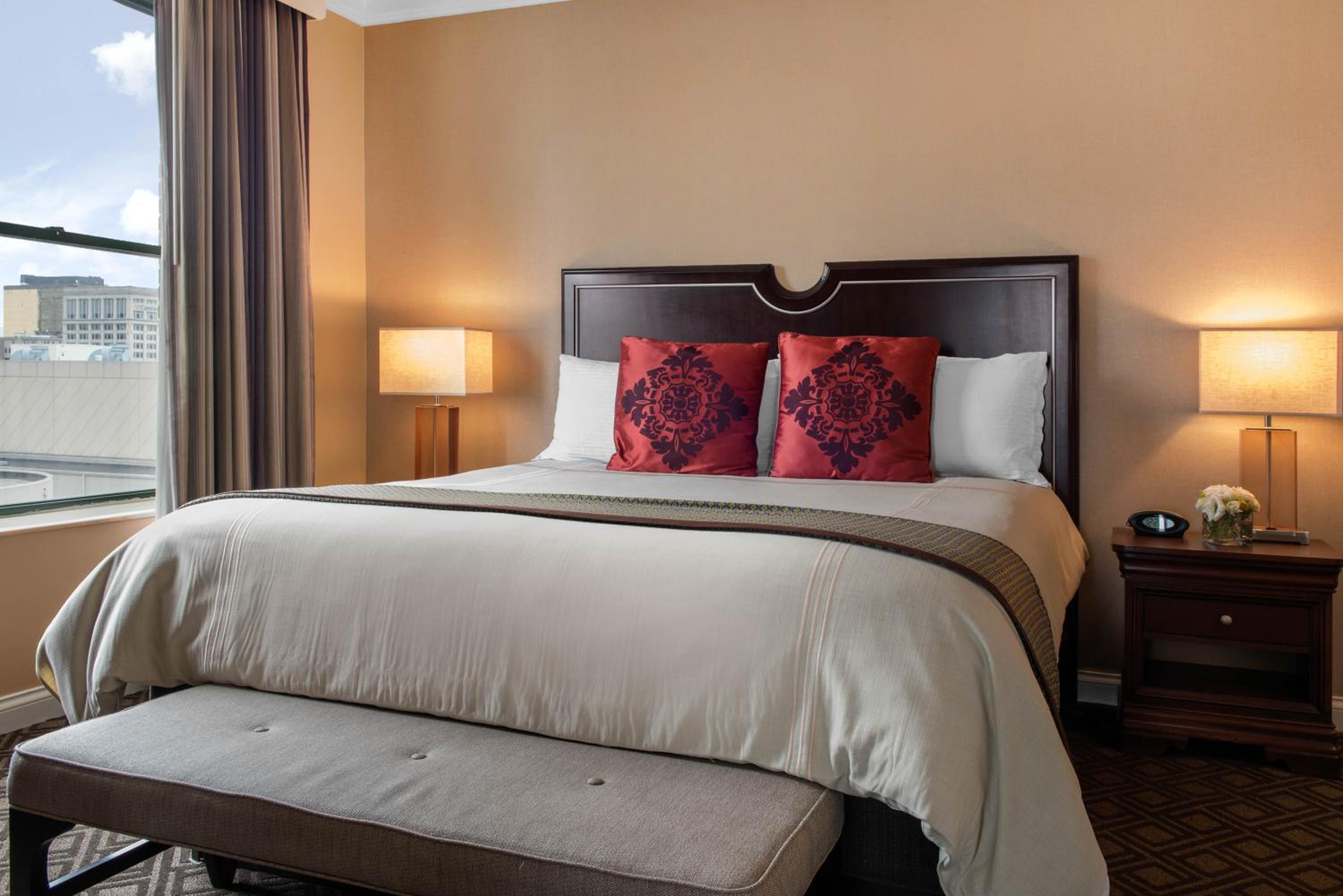 Severin Suite - 1 King Bed