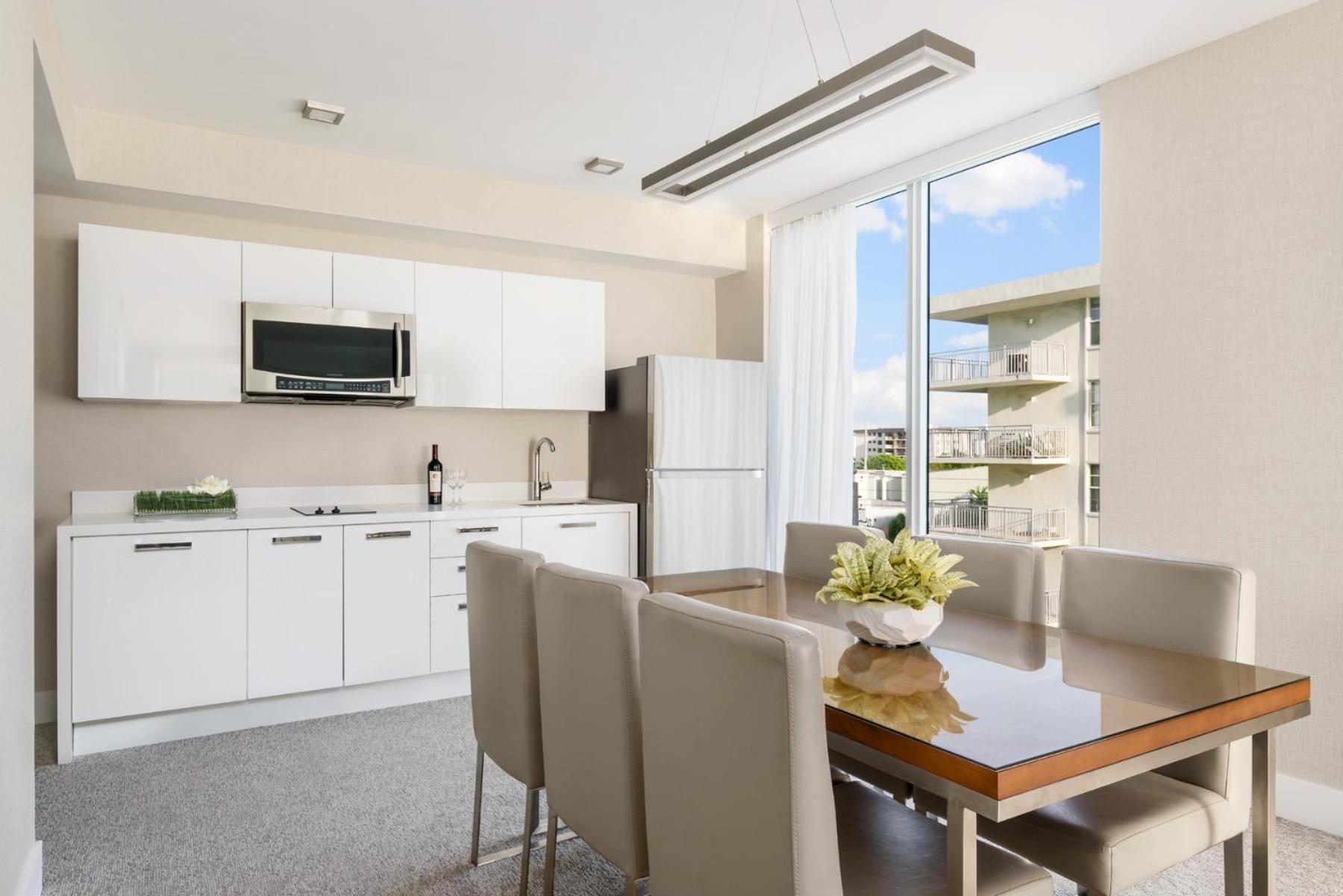 Grand Deluxe Corner One Bedroom King Suite with Balcony