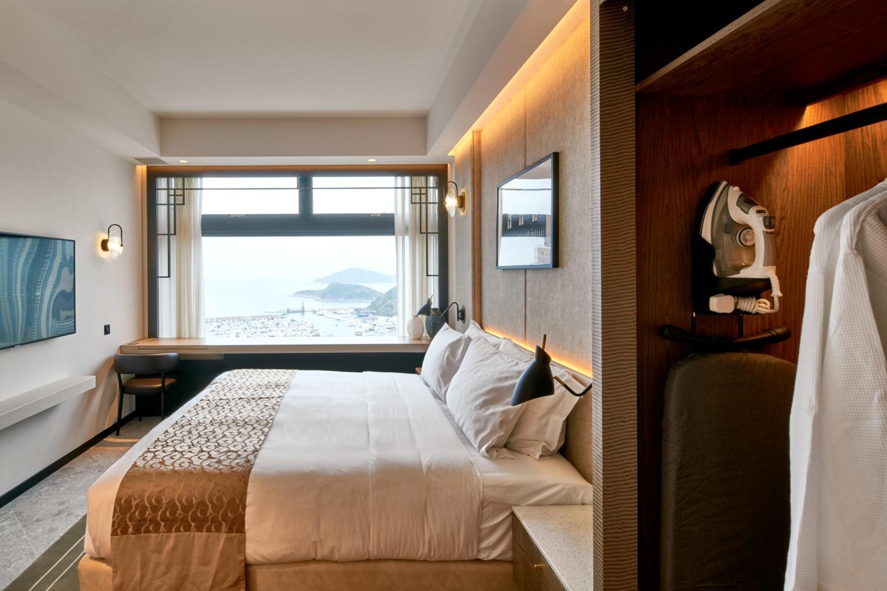 Sea Deluxe Suite 