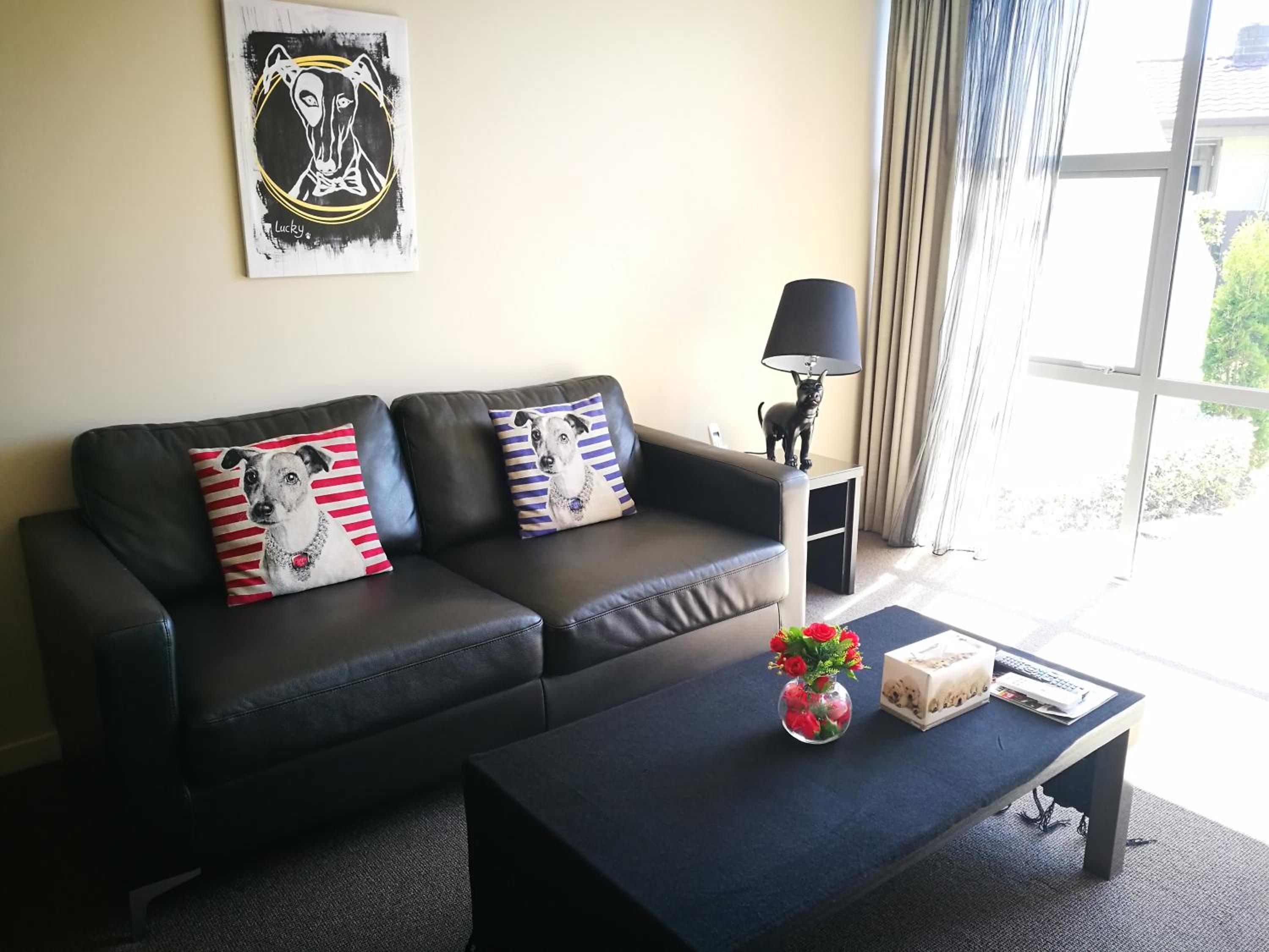 One-Bedroom King Suite