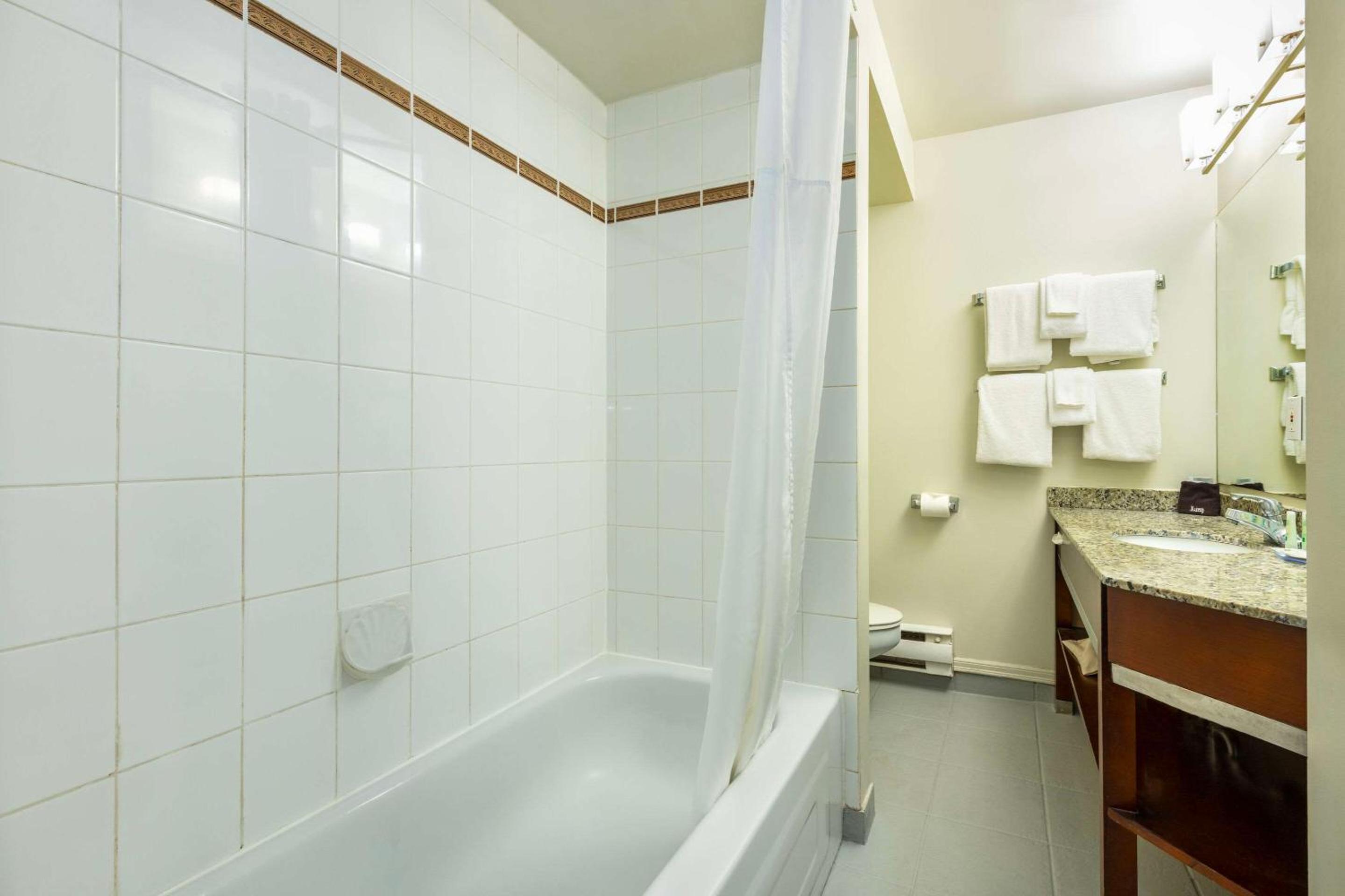 Double Suite with Two Double Beds - Non Smoking