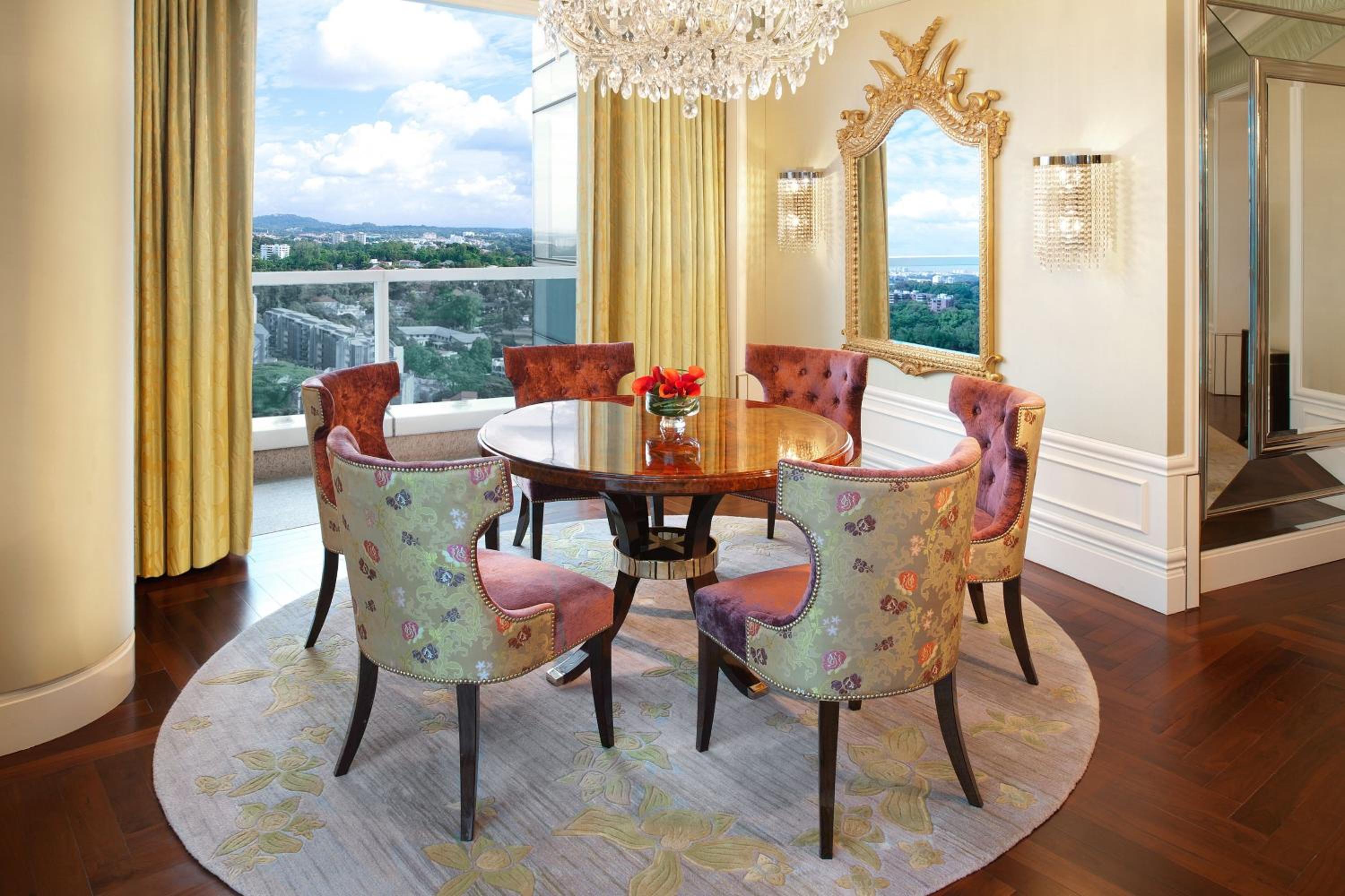 Premier Specialty, Suite, 1 King, Botanical Garden View
