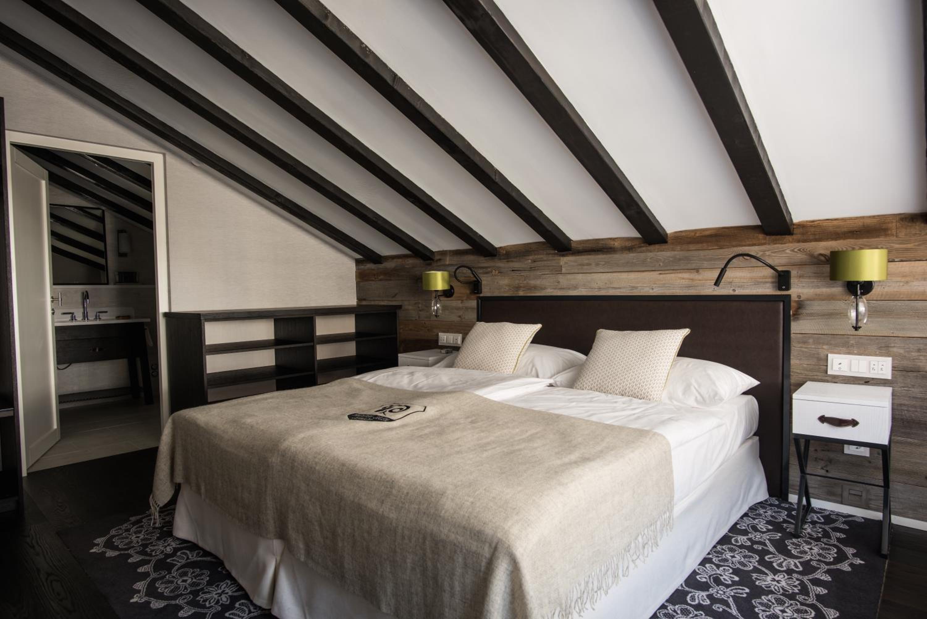 Penthouse Deluxe Suite