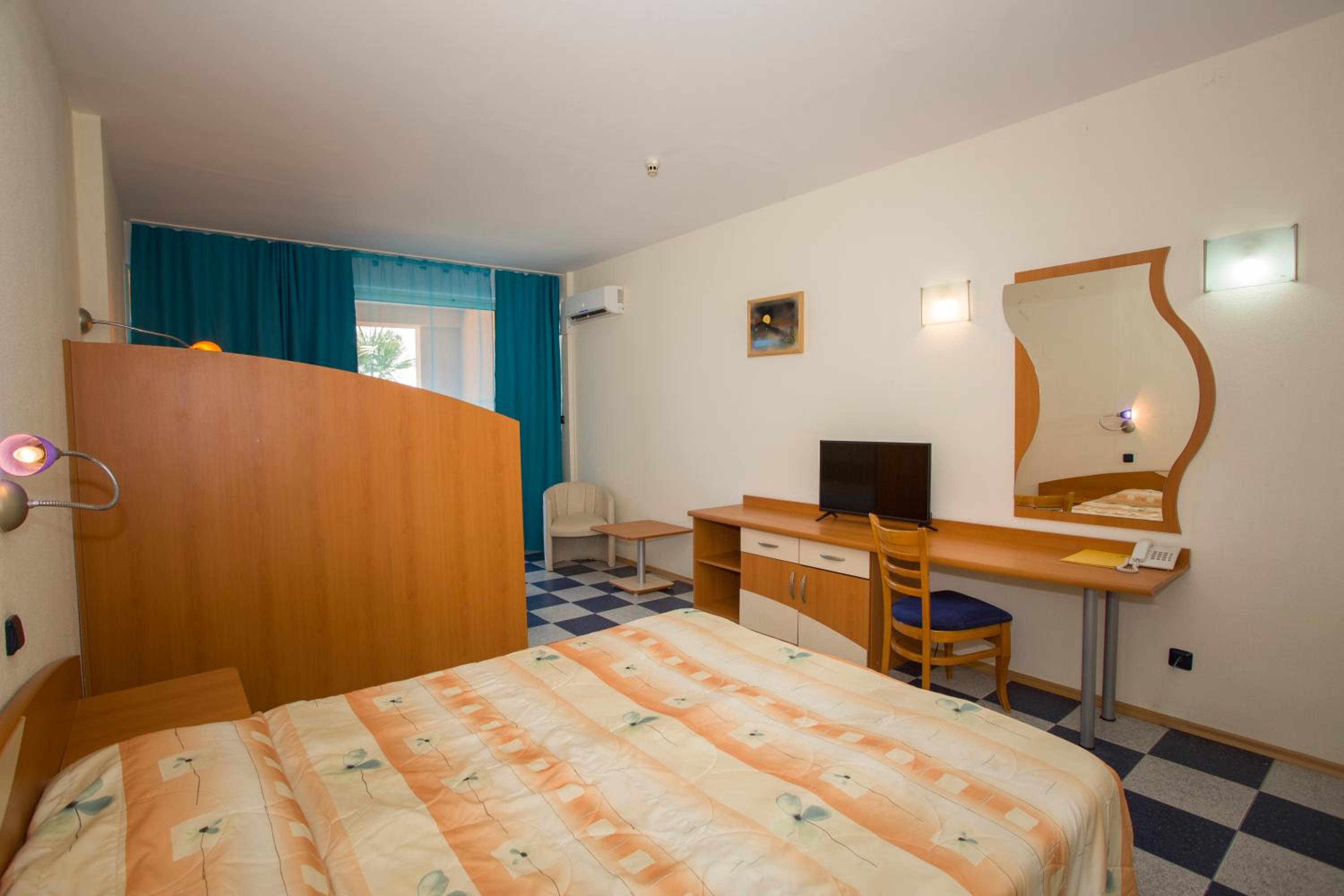 Studio with Sea View