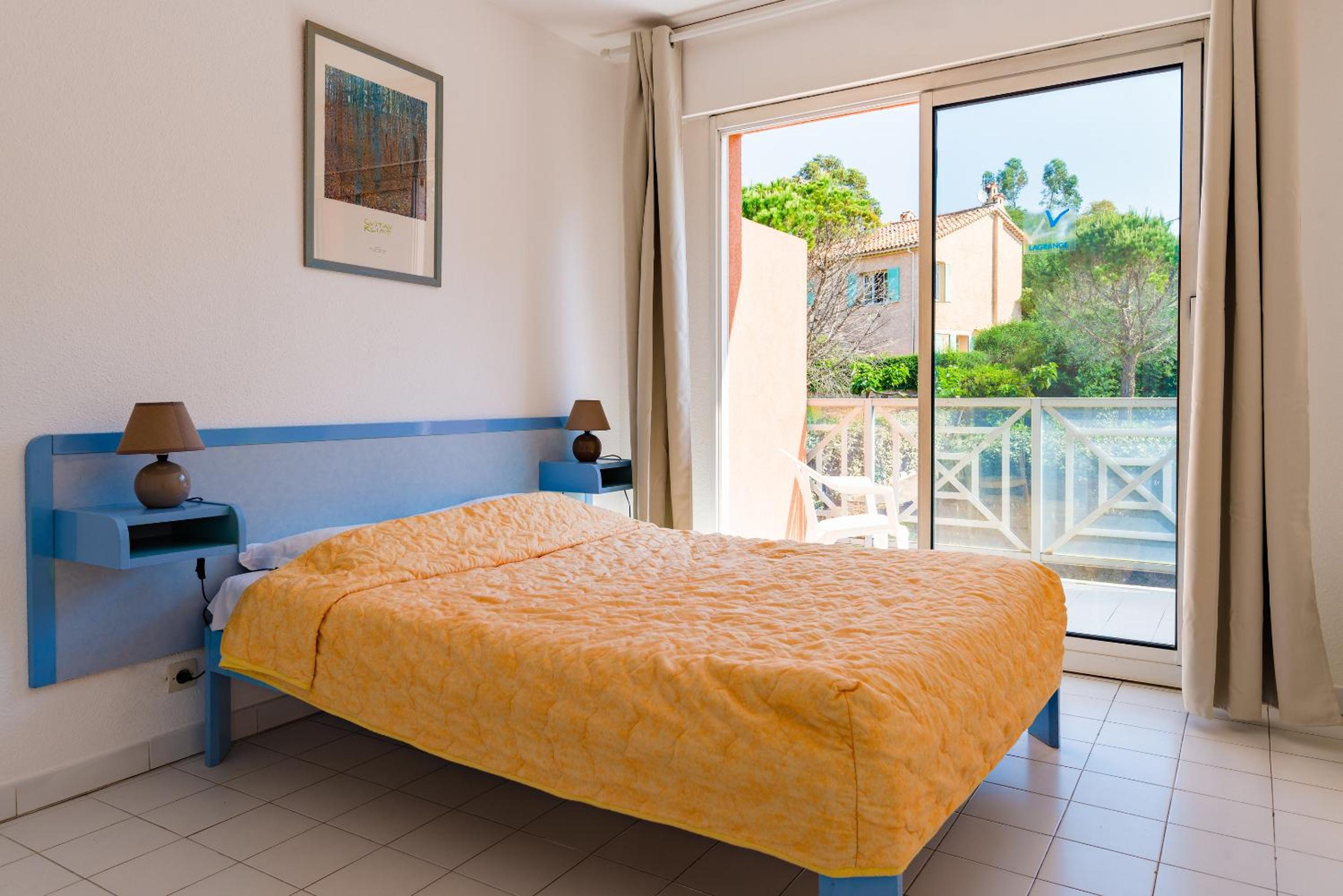 One-Bedroom Apartment (5 Adults)