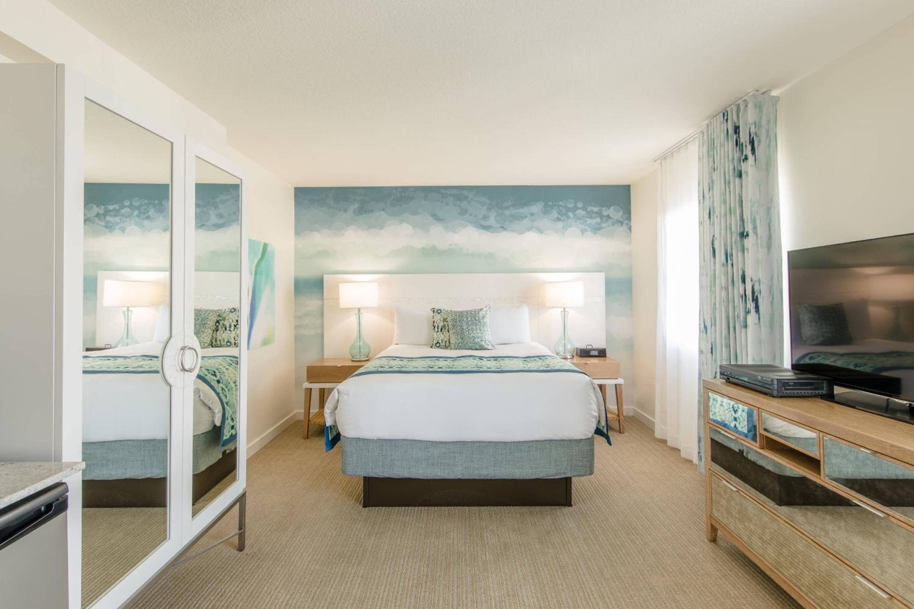 Studio with Queen Bed and Sofa Bed