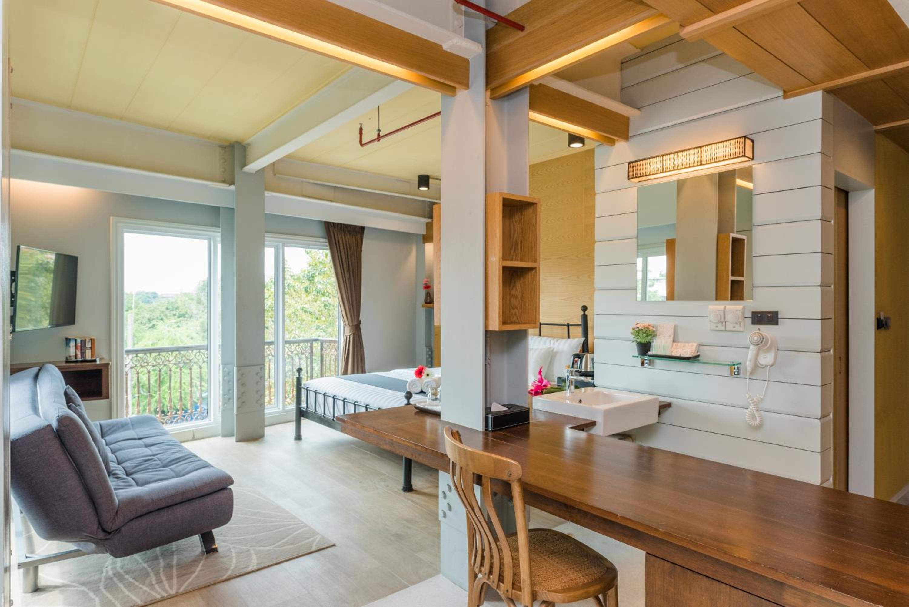 Deluxe Suite