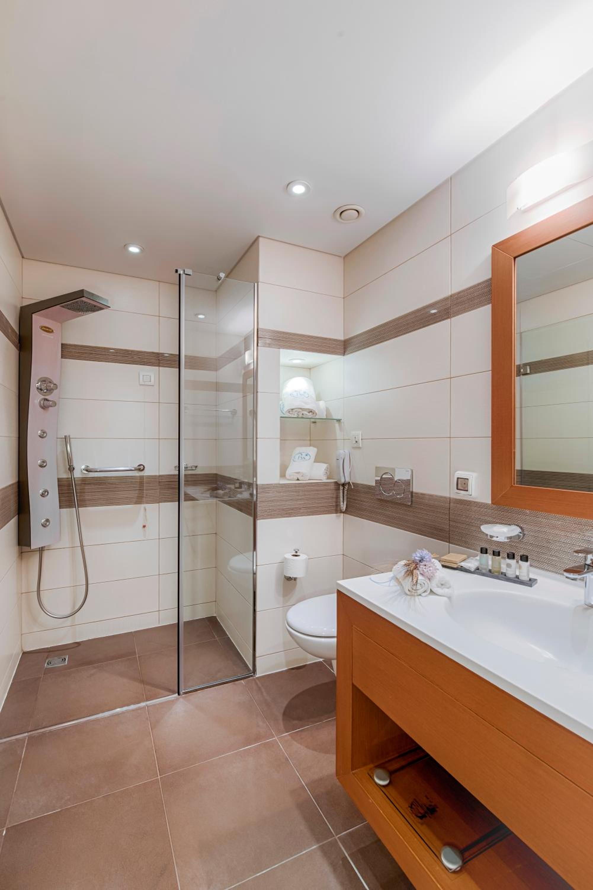 Junior Two Bedroom Suite 