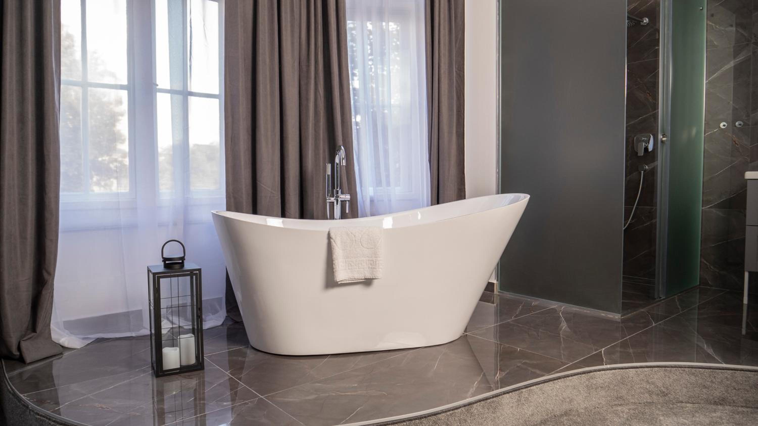 Deluxe Suite with City View