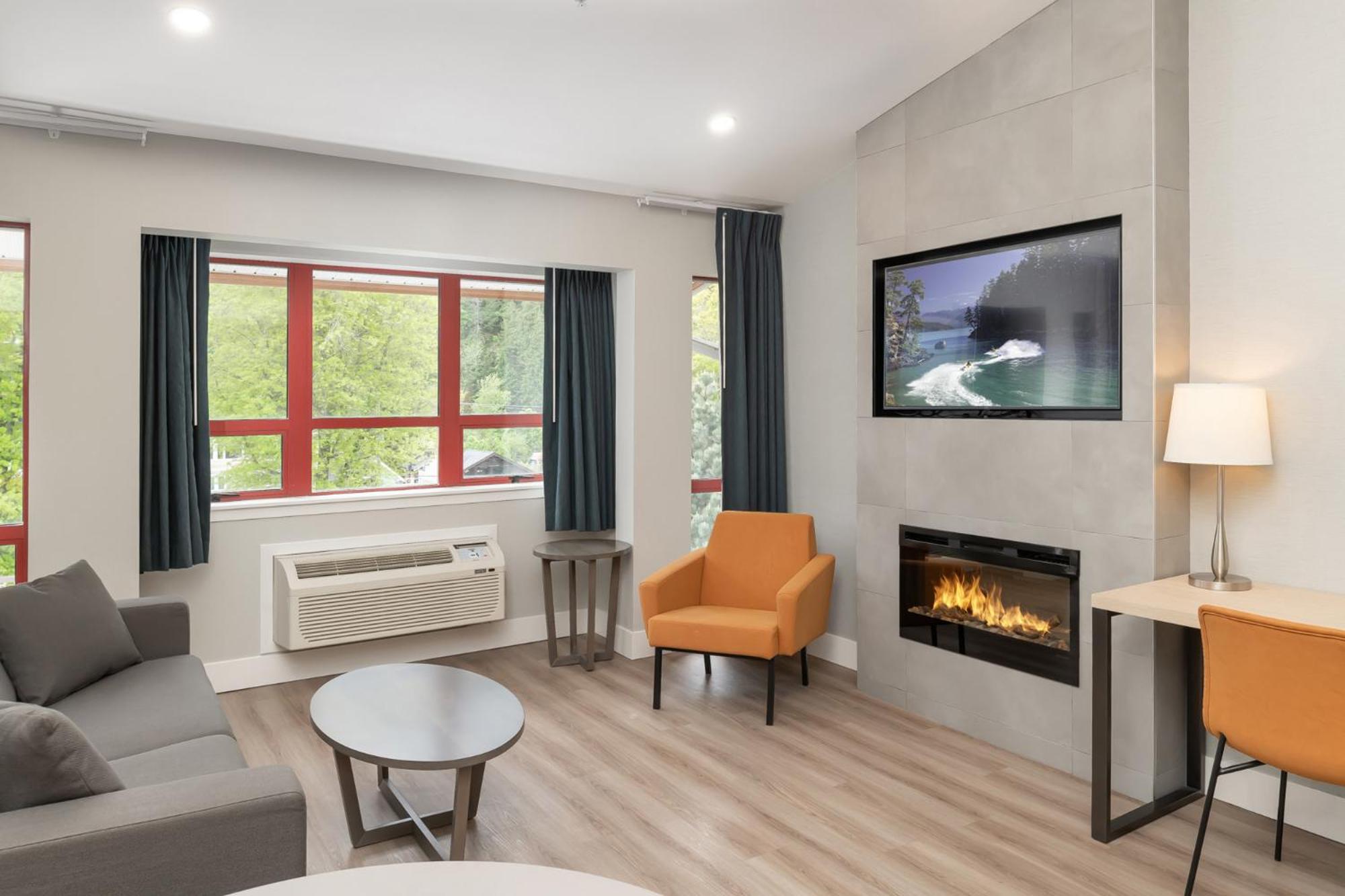 Junior Suite with Mountain View