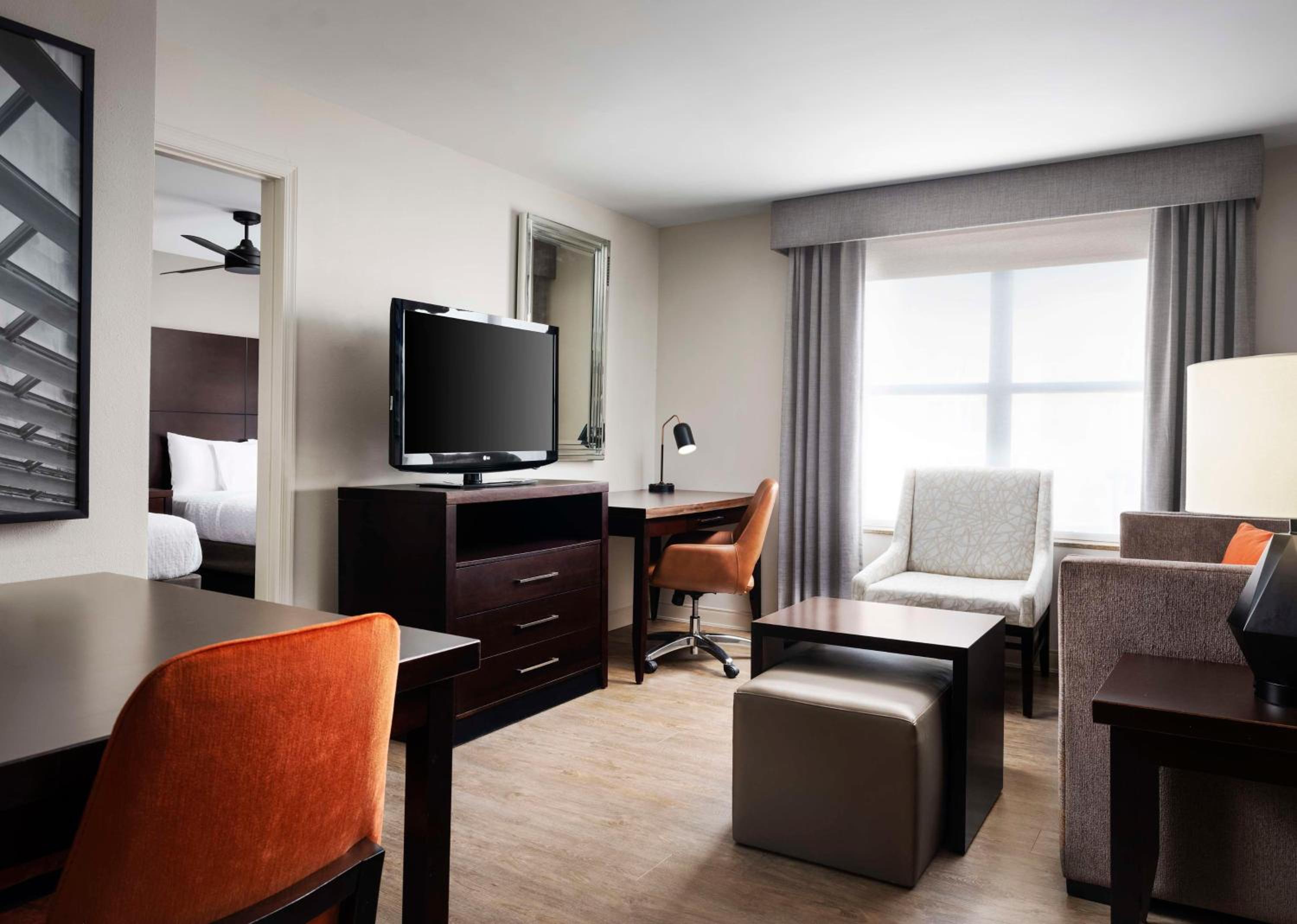 One-Bedroom Queen Suite with Two Queen Beds - Non-Smoking