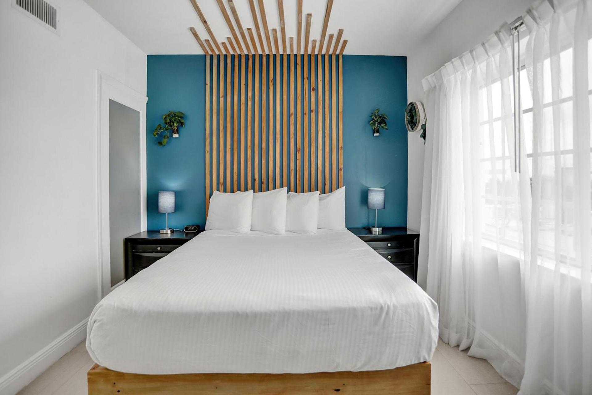 Superior One-Bedroom Suite with Kitchen