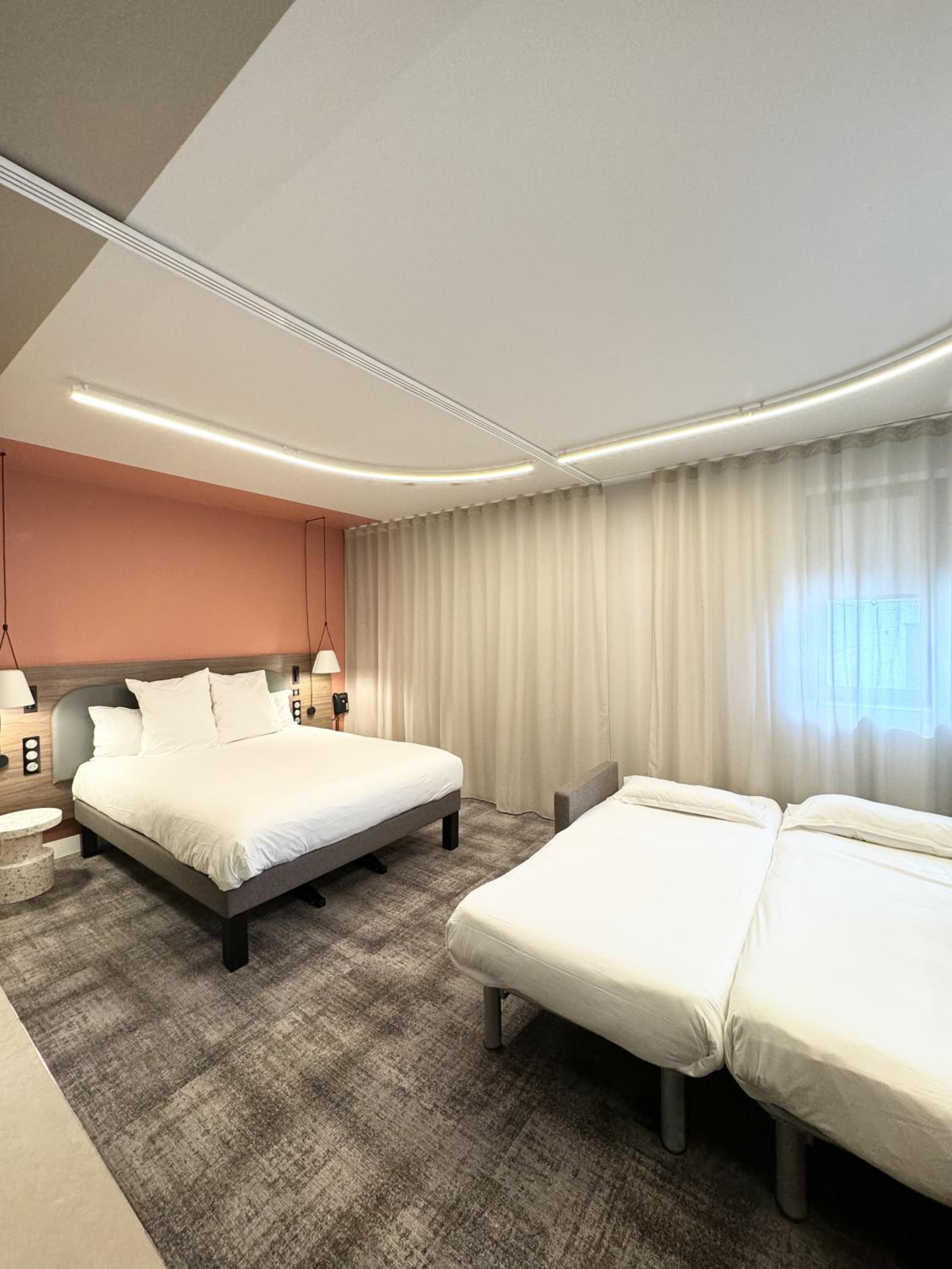 Superior Suite With One Double Bed And Two Single Beds