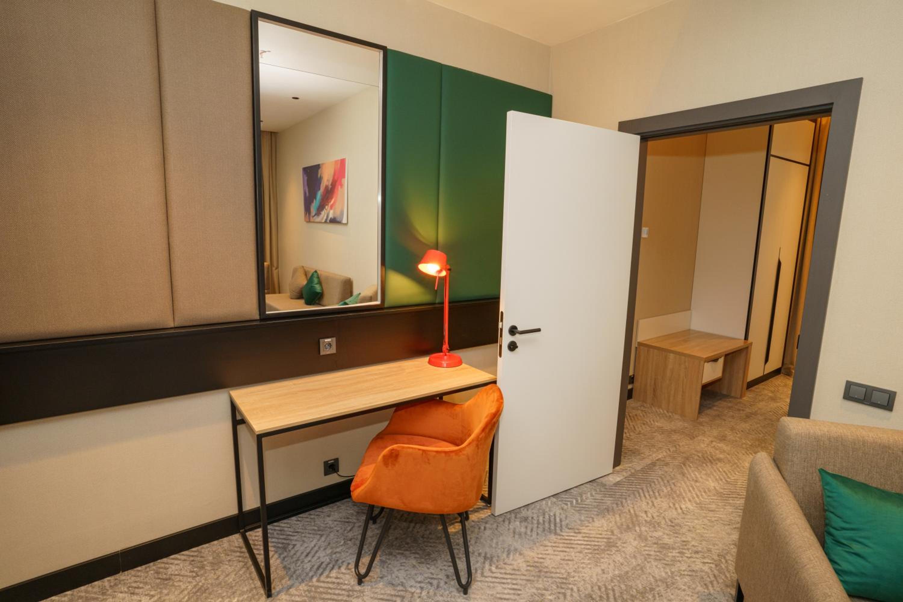 One-Bedroom Suite with City View