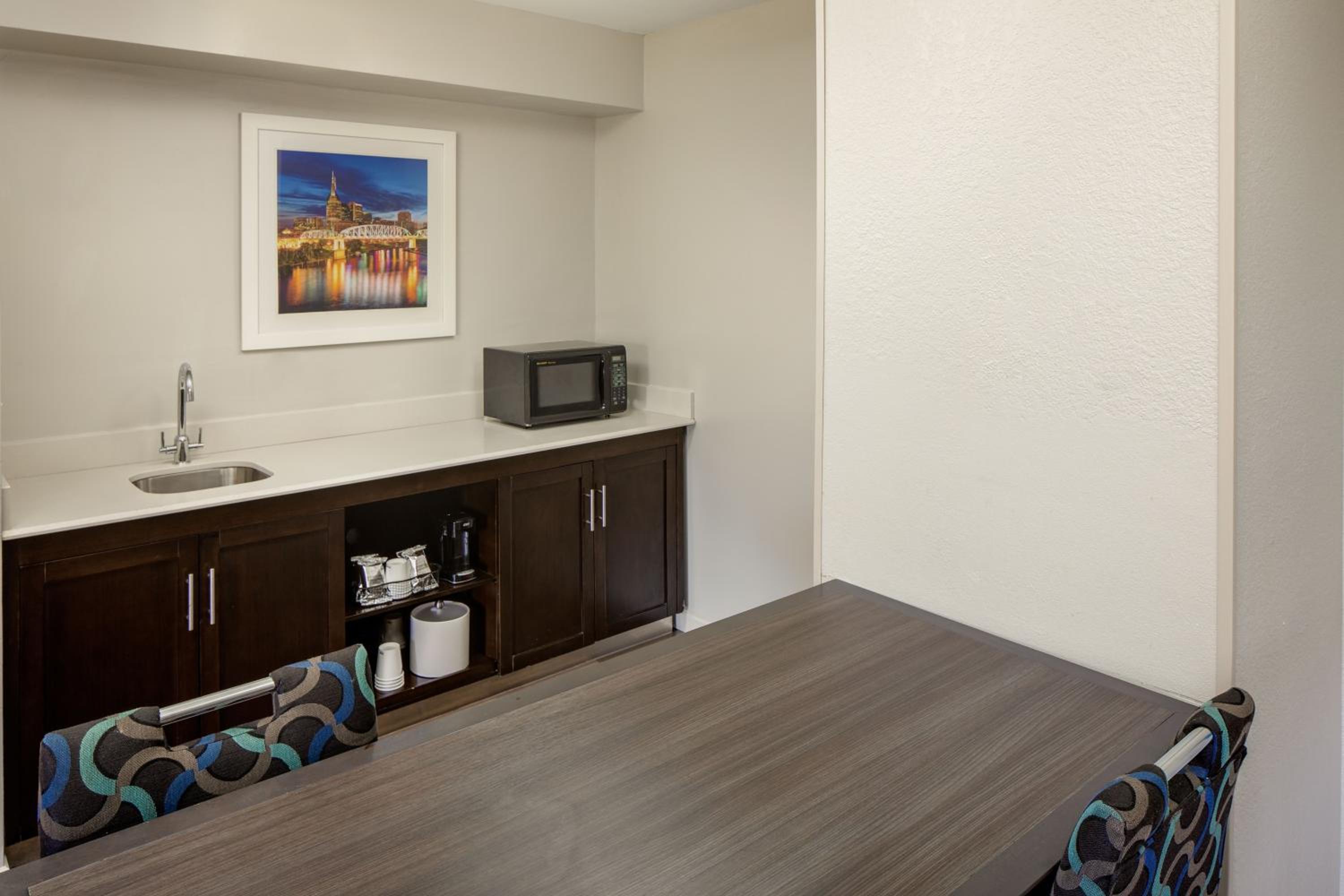 King Suite with Kitchen - Non-Smoking