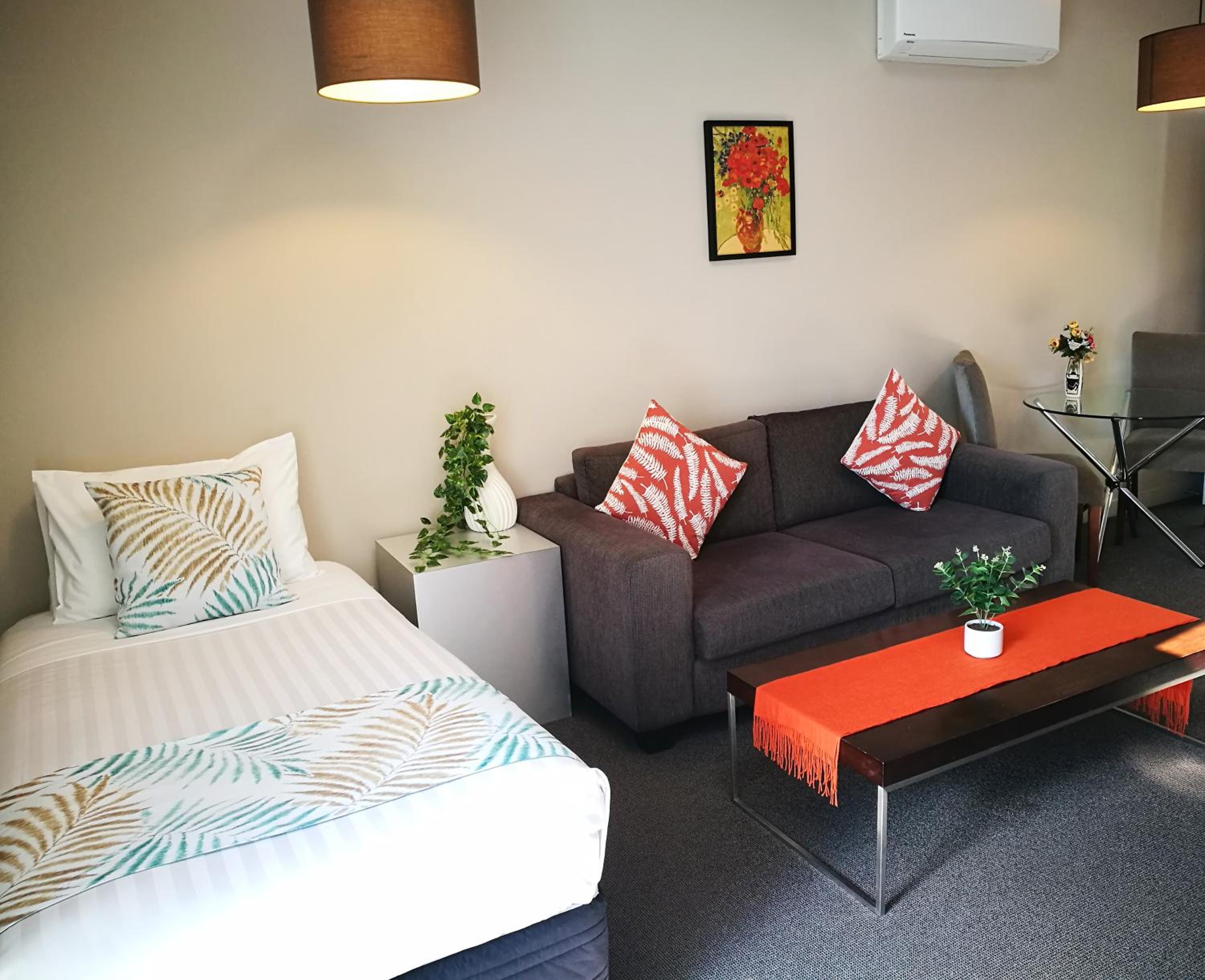 One-Bedroom King Suite with Spa Bath