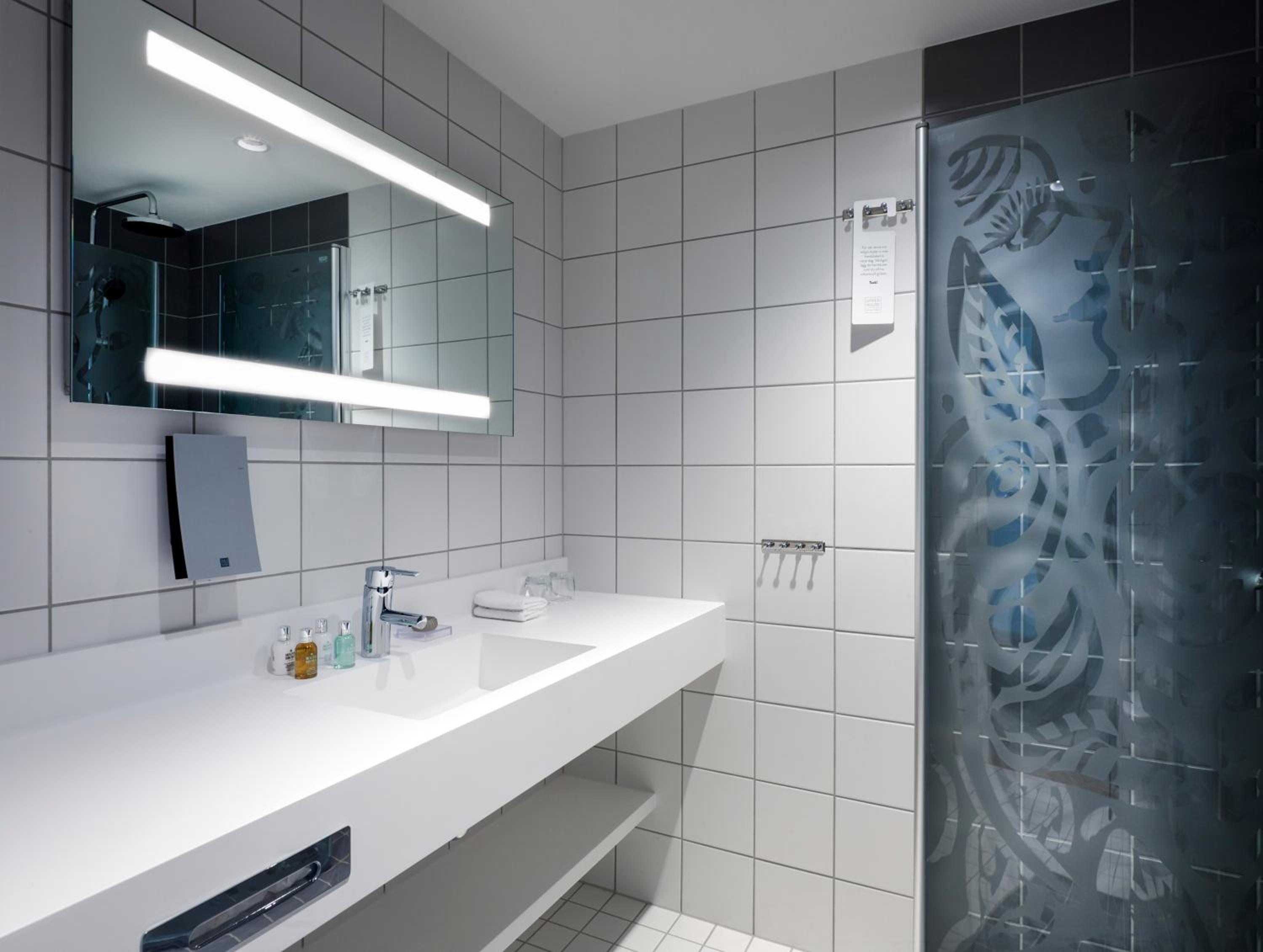 Deluxe Suite Upper House - Spa Access (min 25 years of age acceptable)