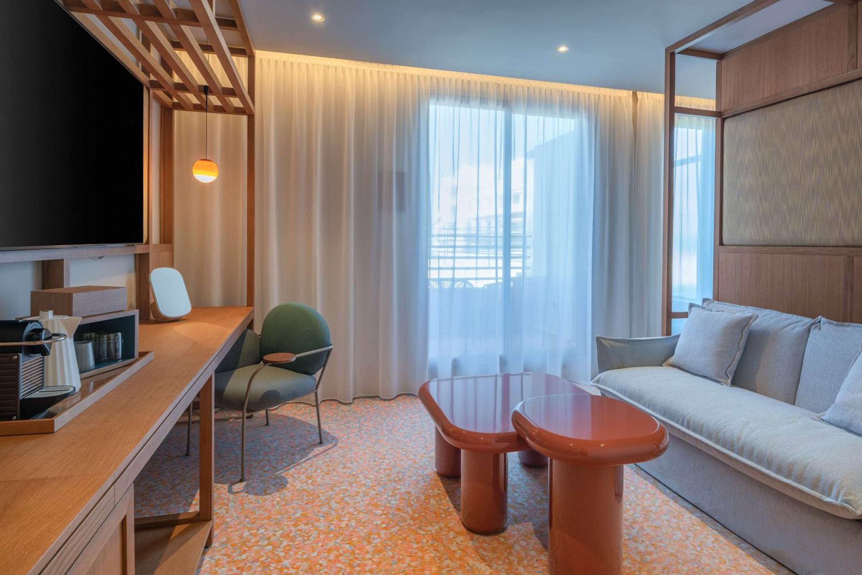 Junior King Suite with Partial Sea View