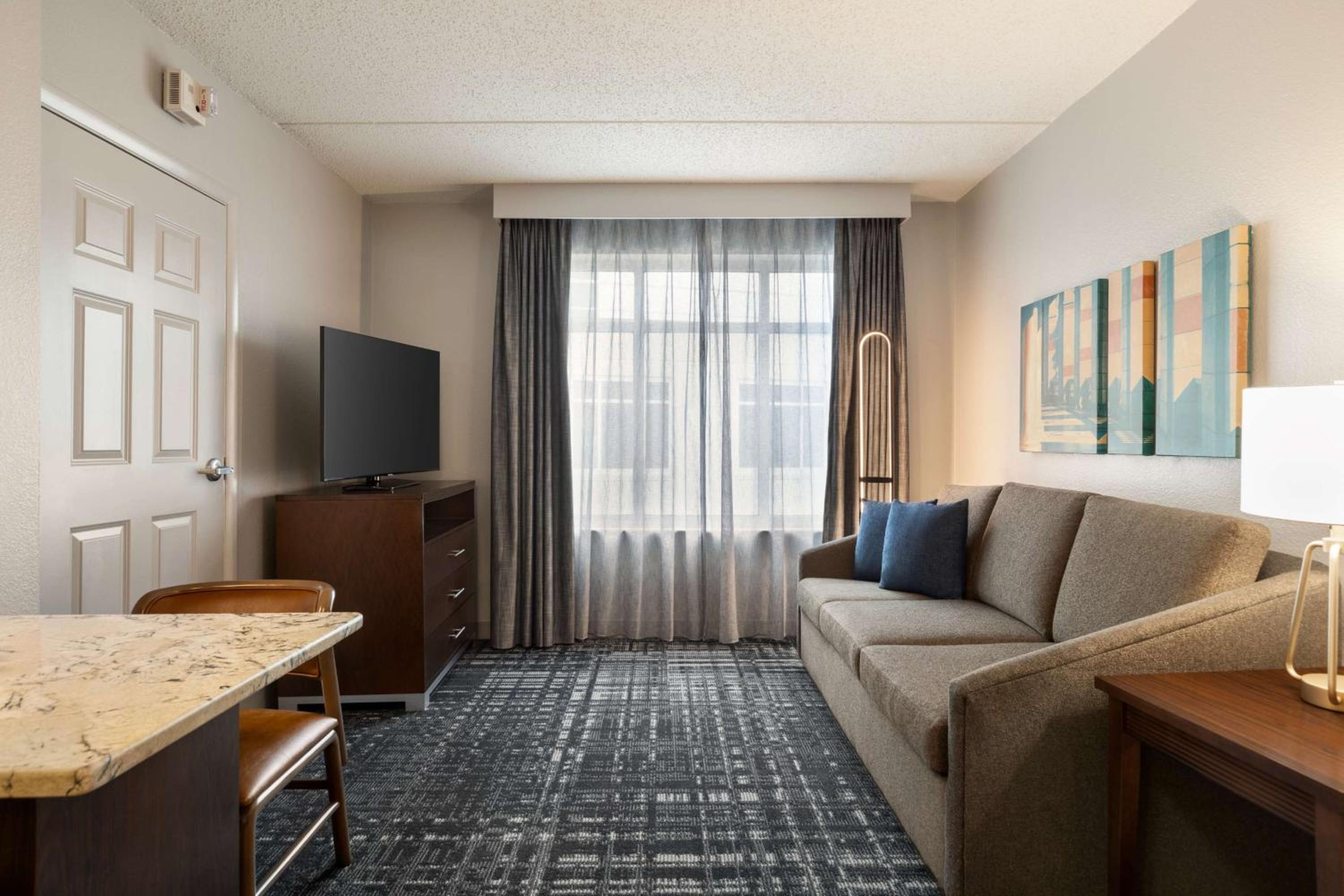 King Suite - Mobility Access/Non-Smoking