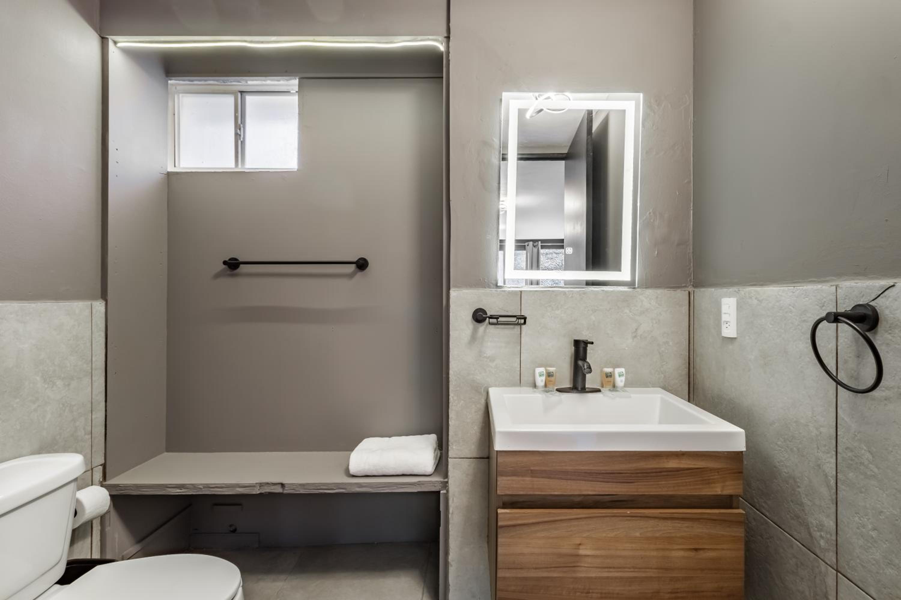 Superior King Suite