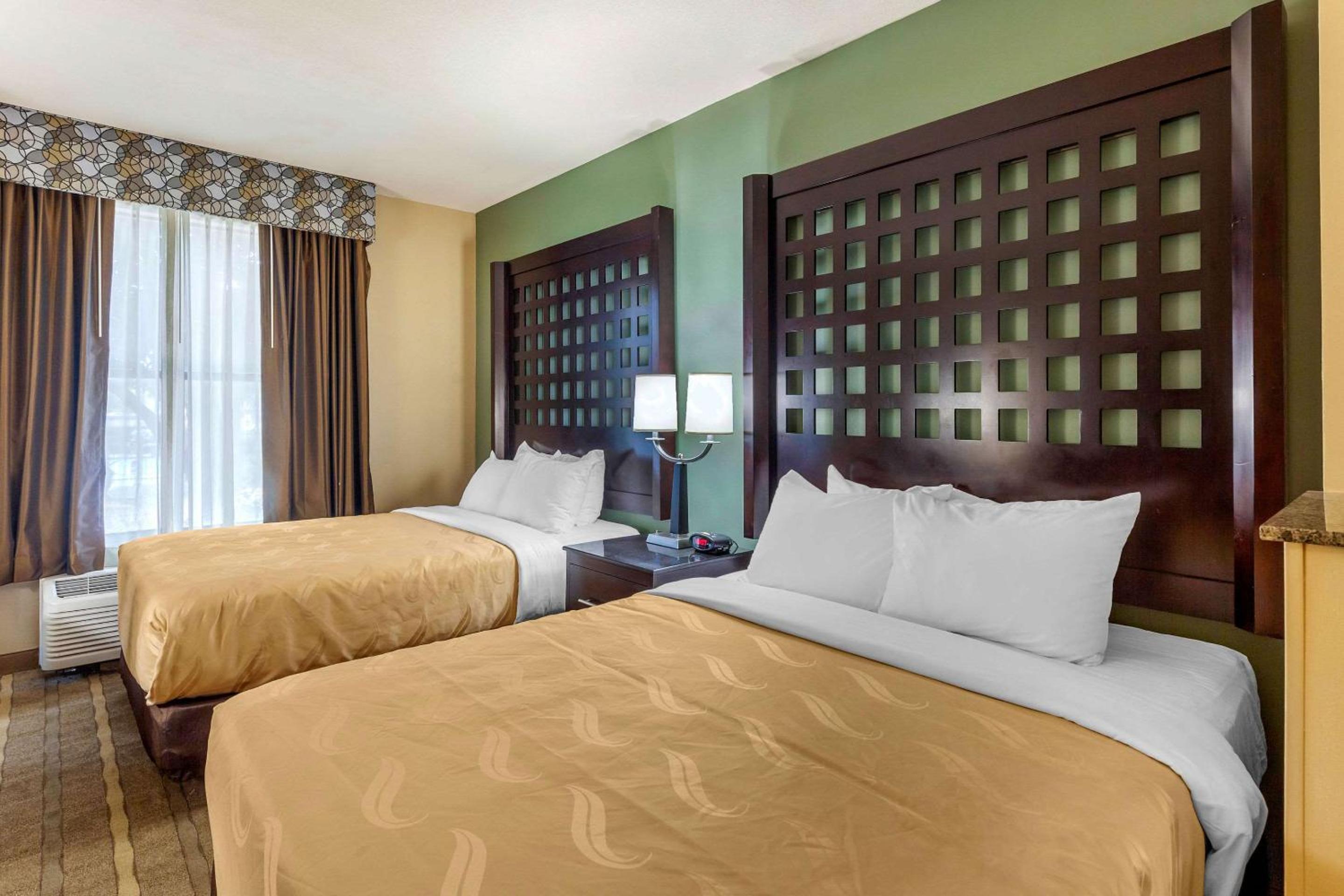 Queen Suite with Two Queen Beds - Non-Smoking