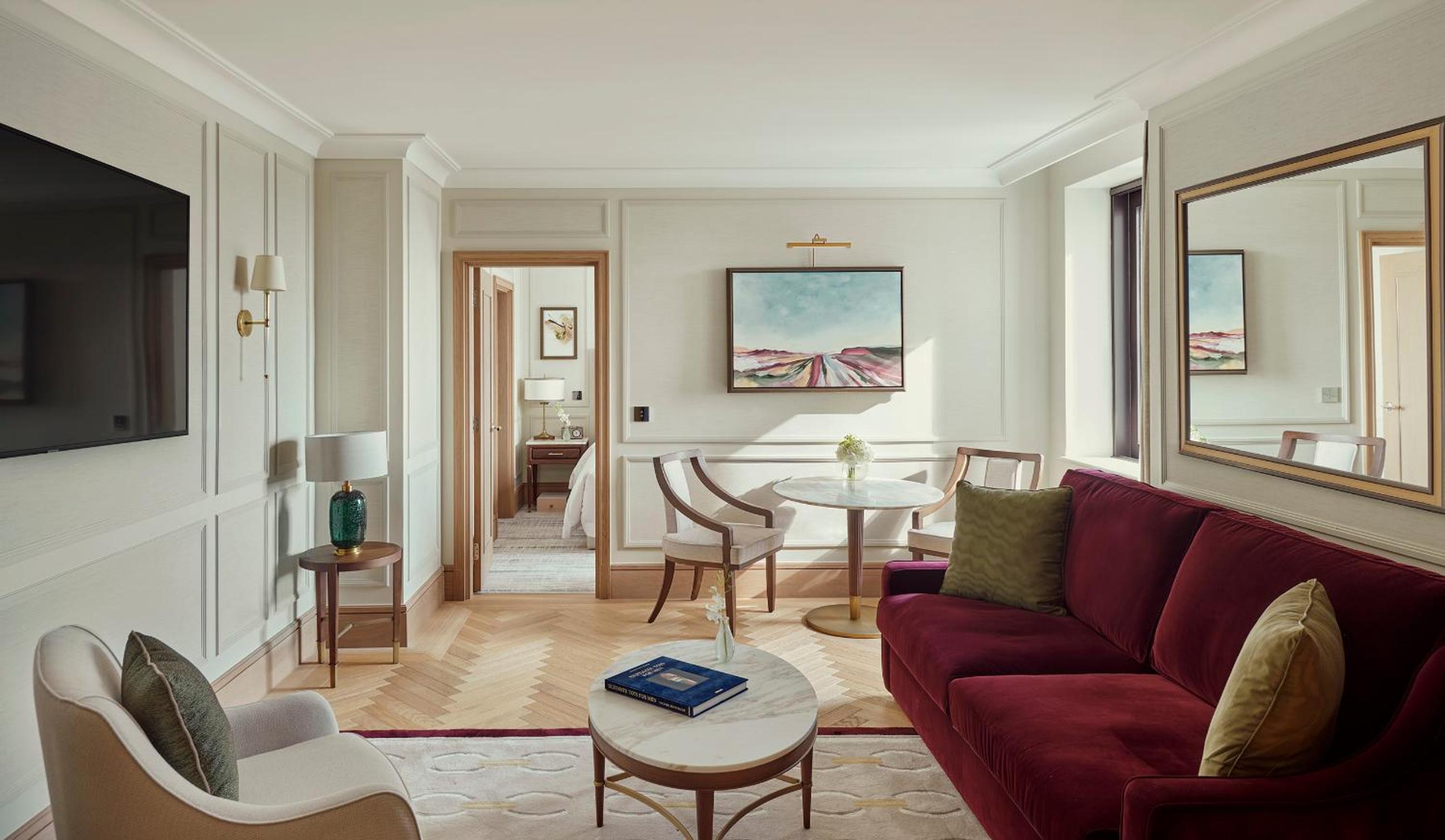 Executive City View Suite with exclusive access to Cadogan private gardens