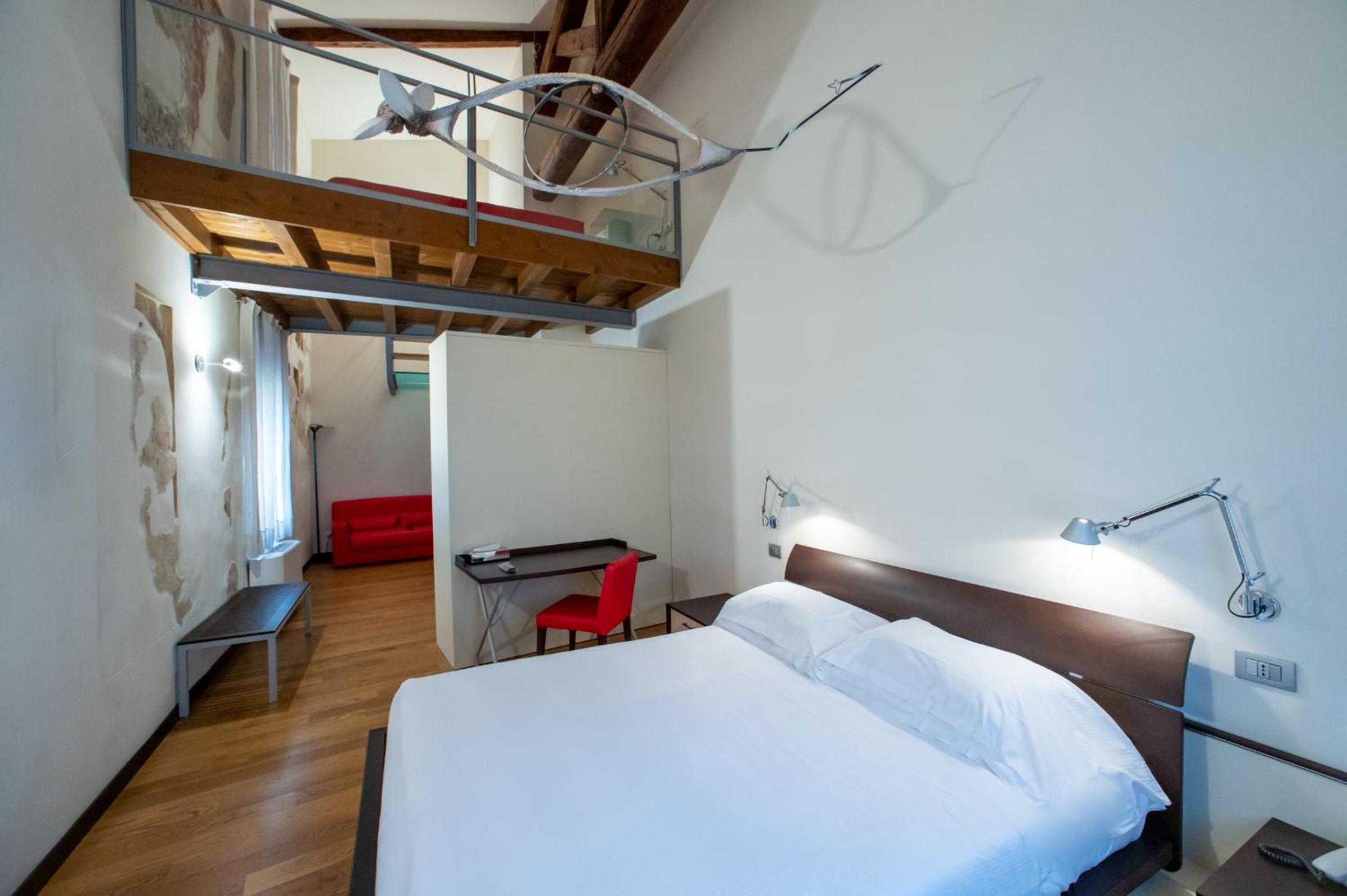 Suite - Annex