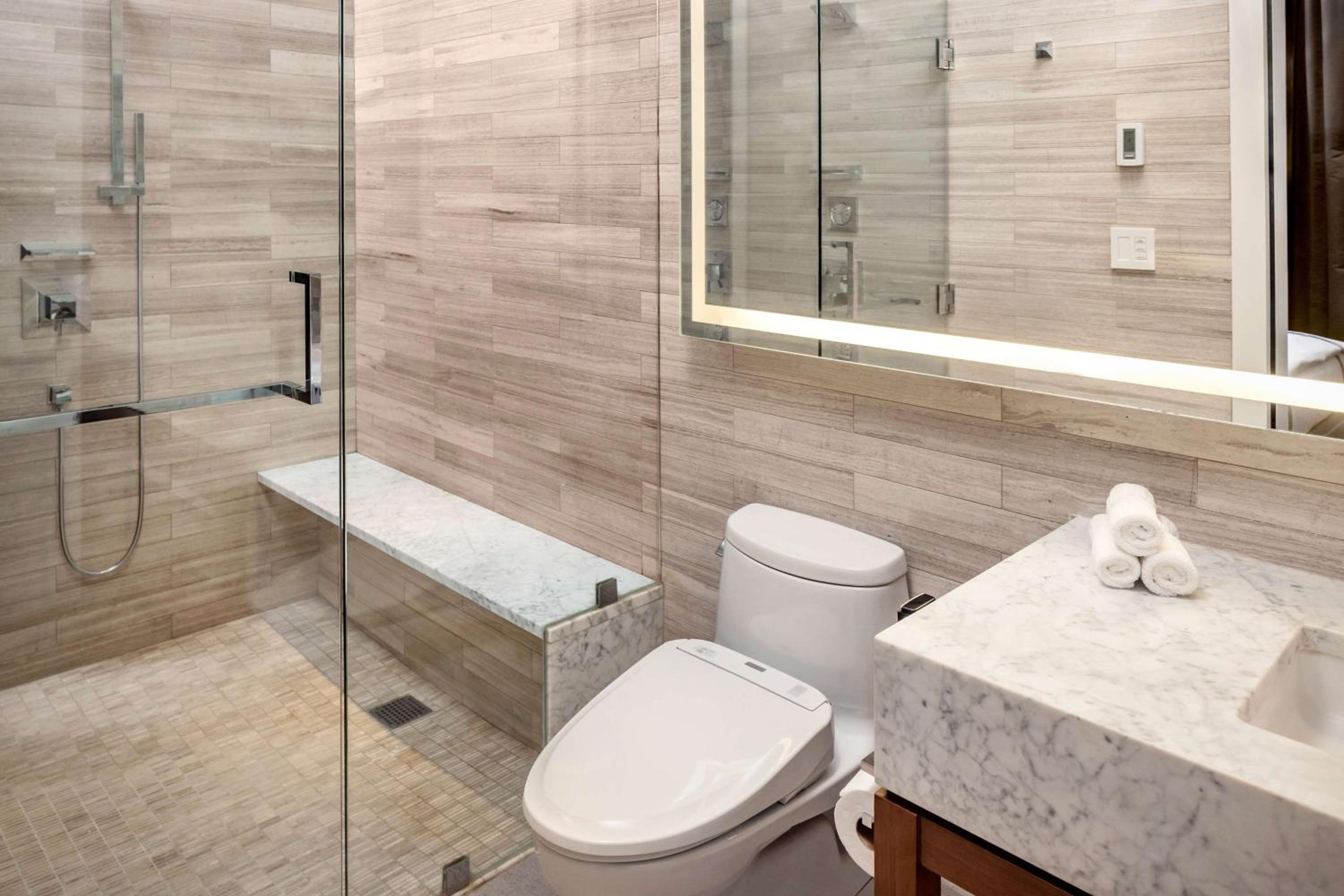 One-Bedroom King Penthouse Suite with Sofa Bed