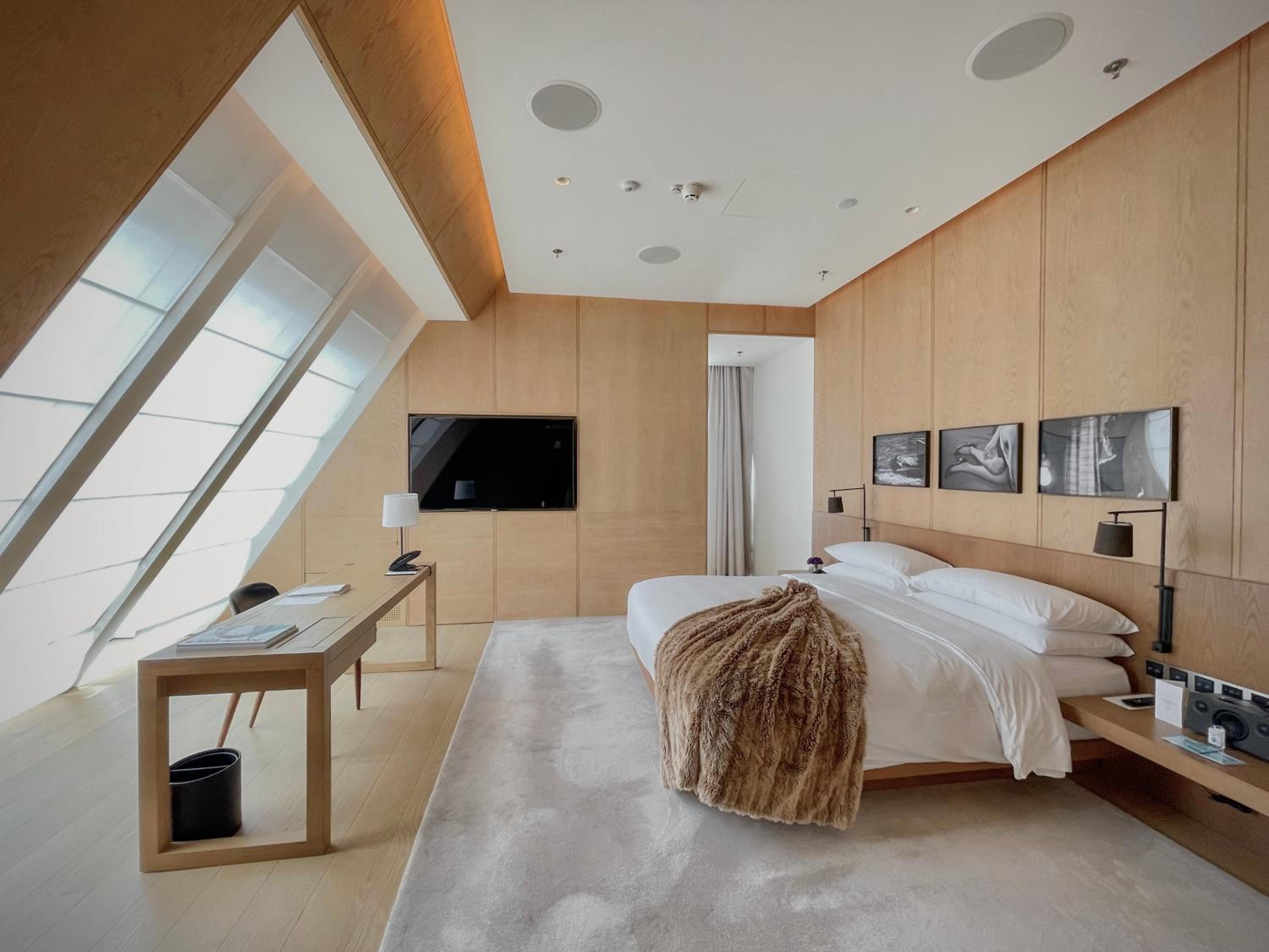 Bund View Terrace Suite