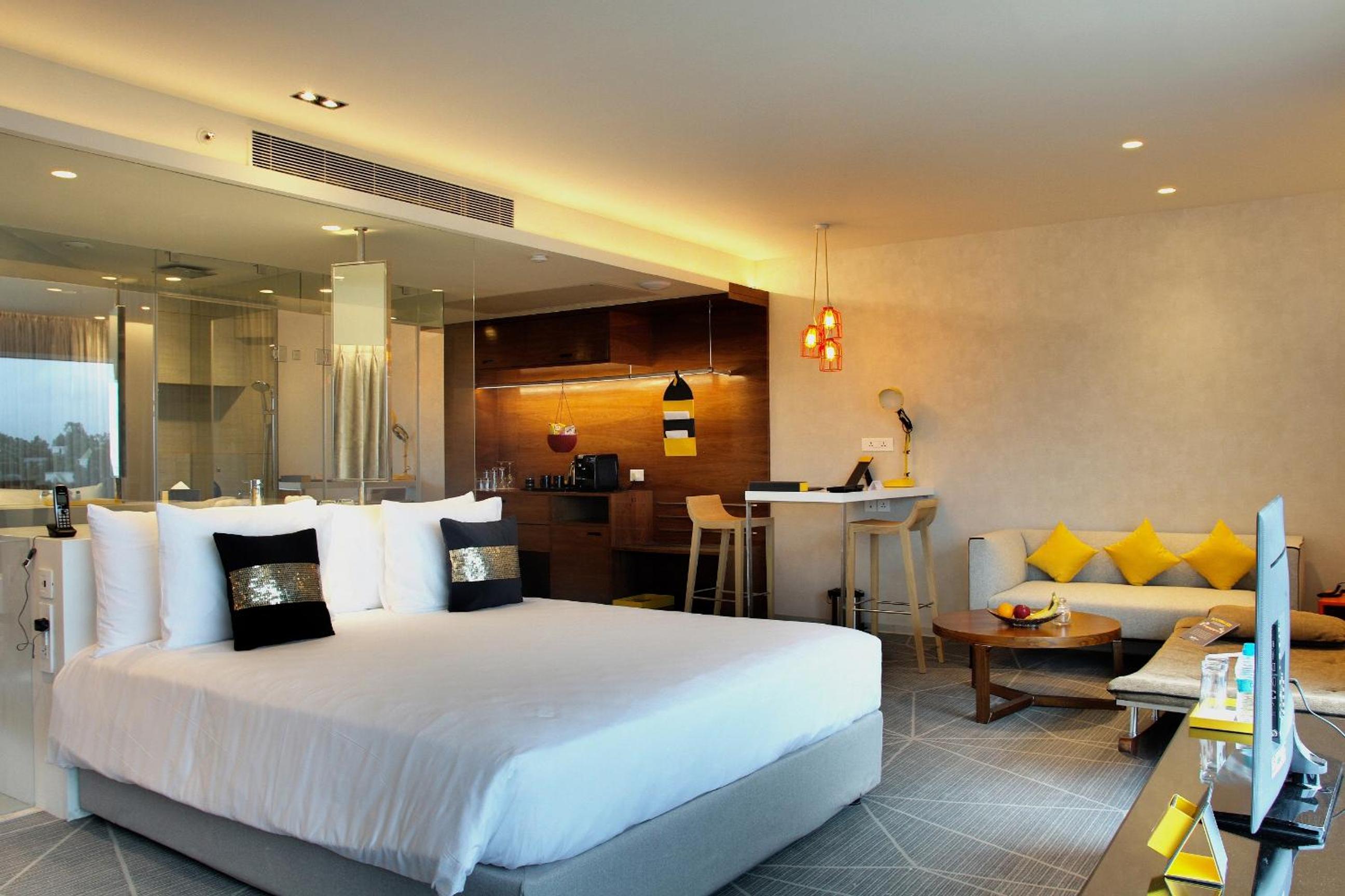 One Bedroom Suite - Lounge Access