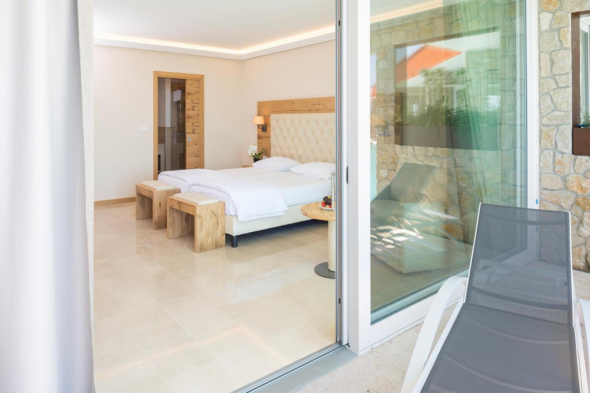 Suite with Infinity Pool