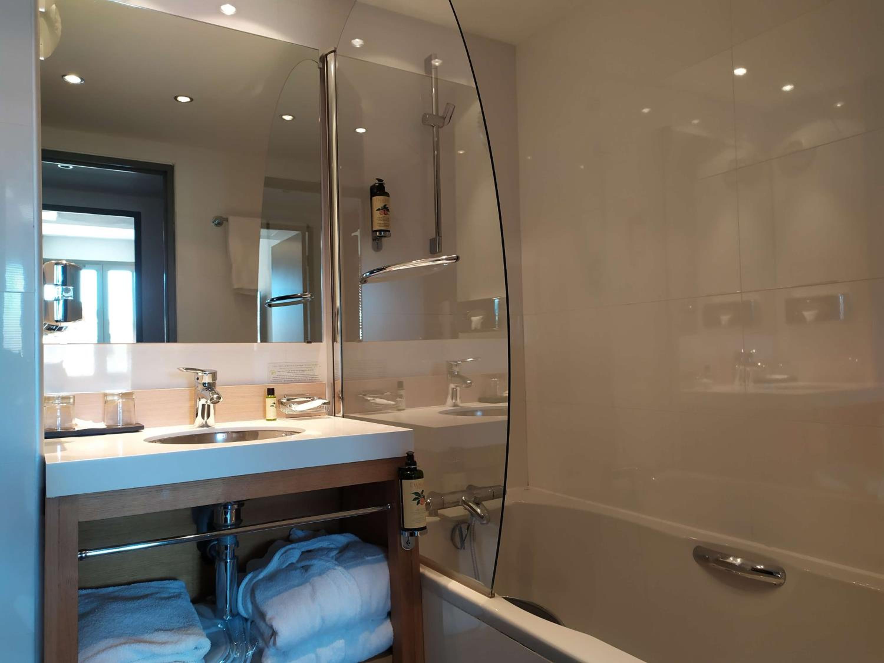 Queen Suite with Sofa Bed