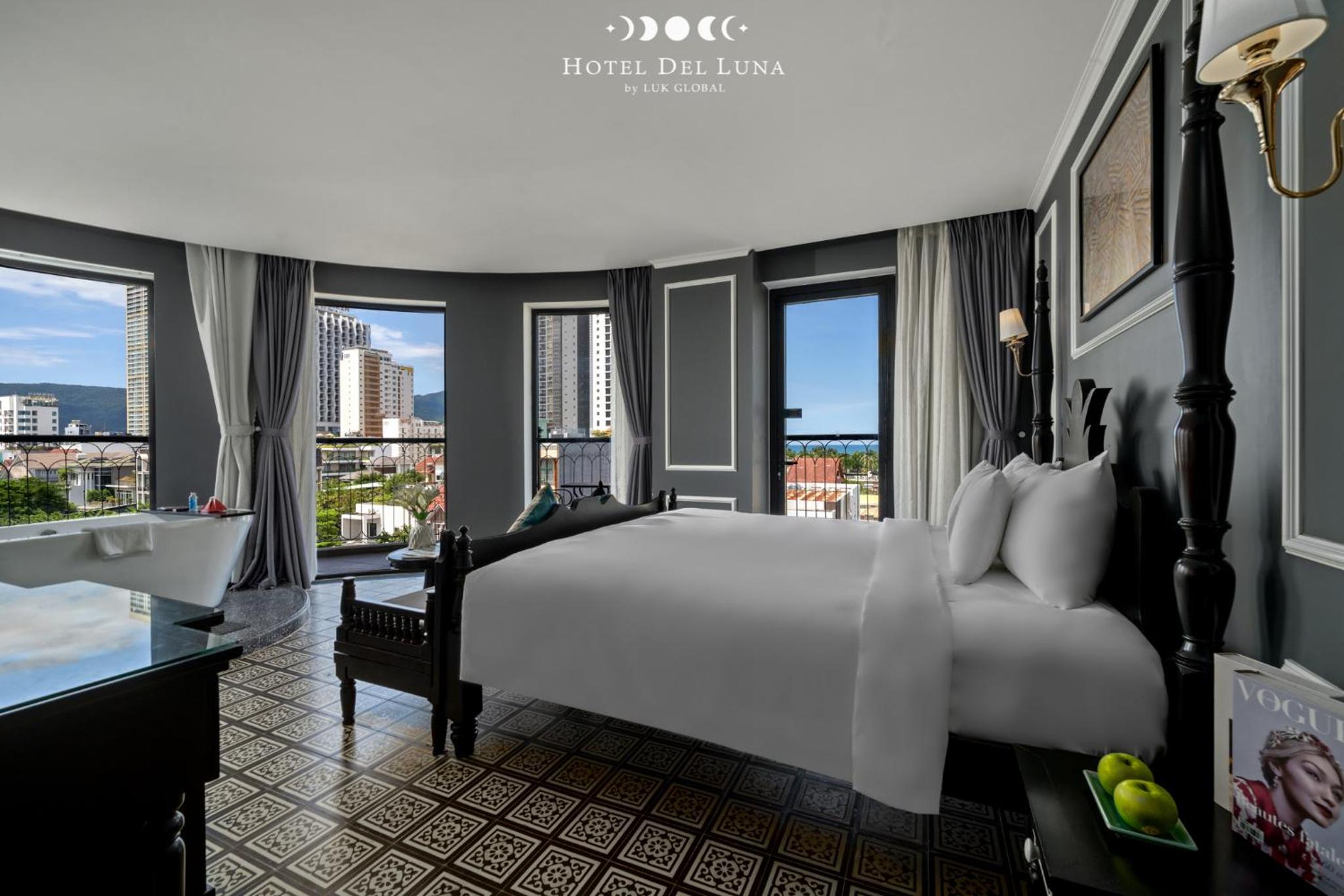 Panoramic Junior Suite with Balcony and Sea View