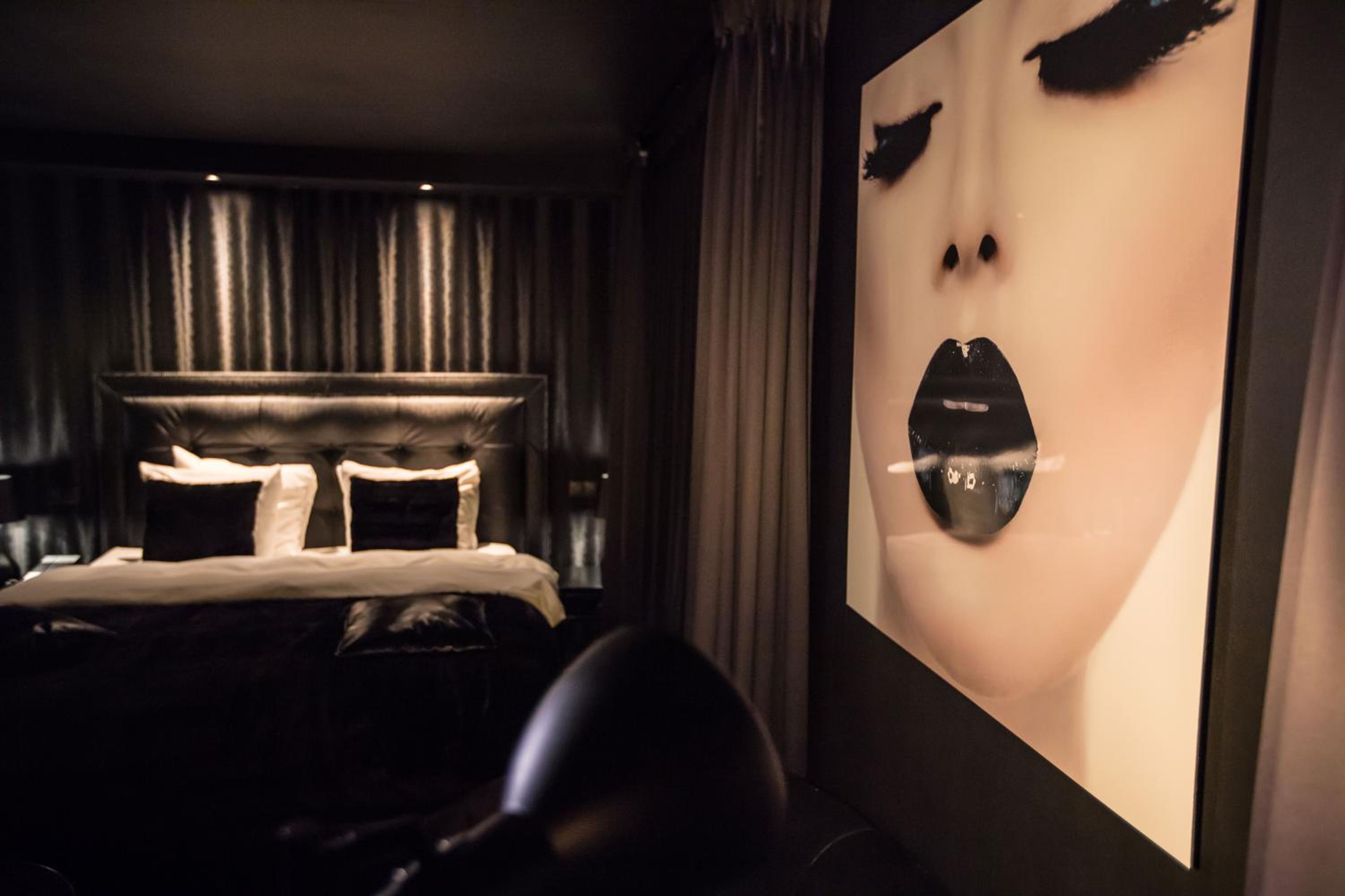 King Suite with Spa Bath (Sixth sense)