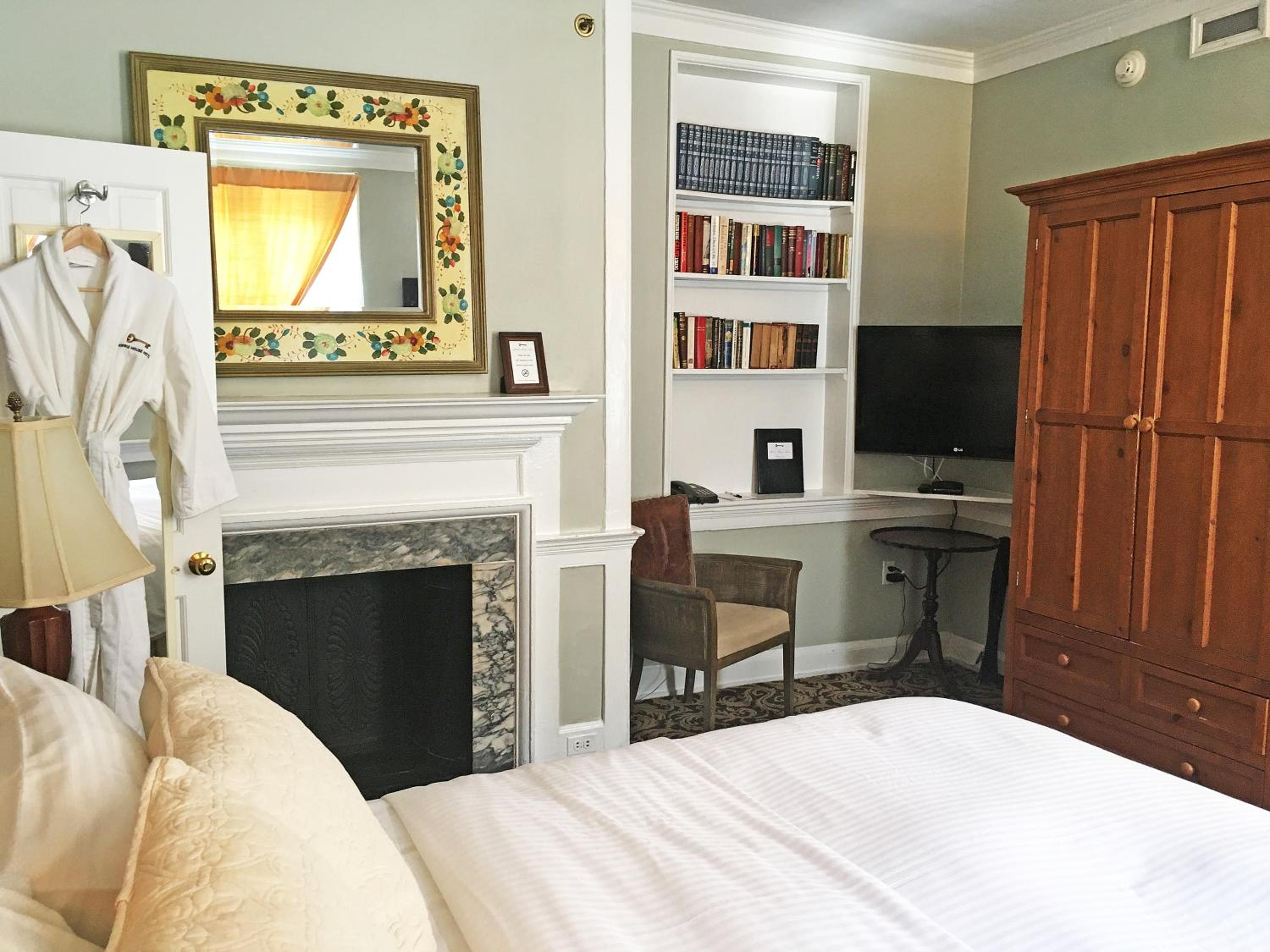 Mini Suite 203 Main House