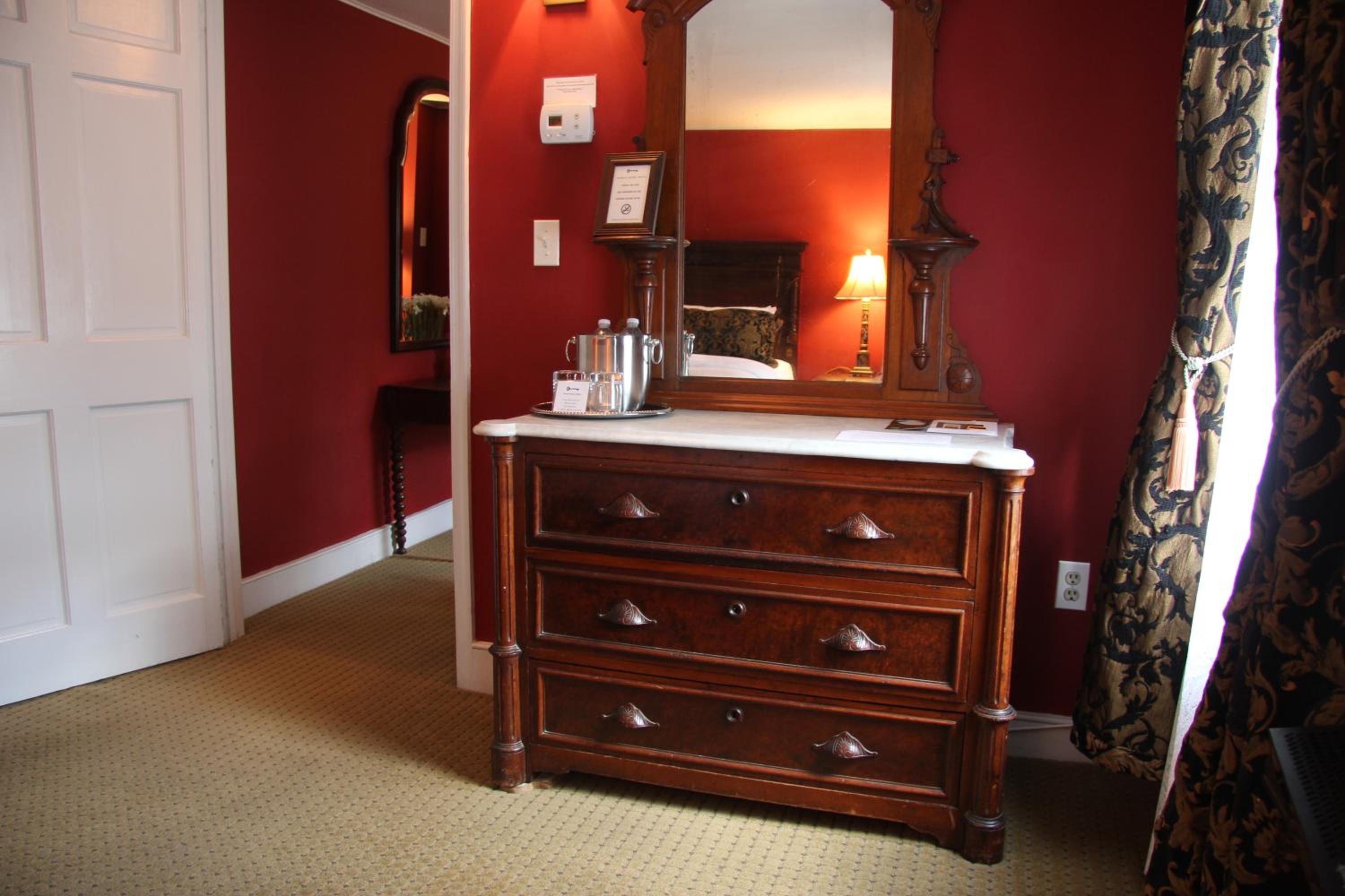 Mini Suite 303 Main House. 