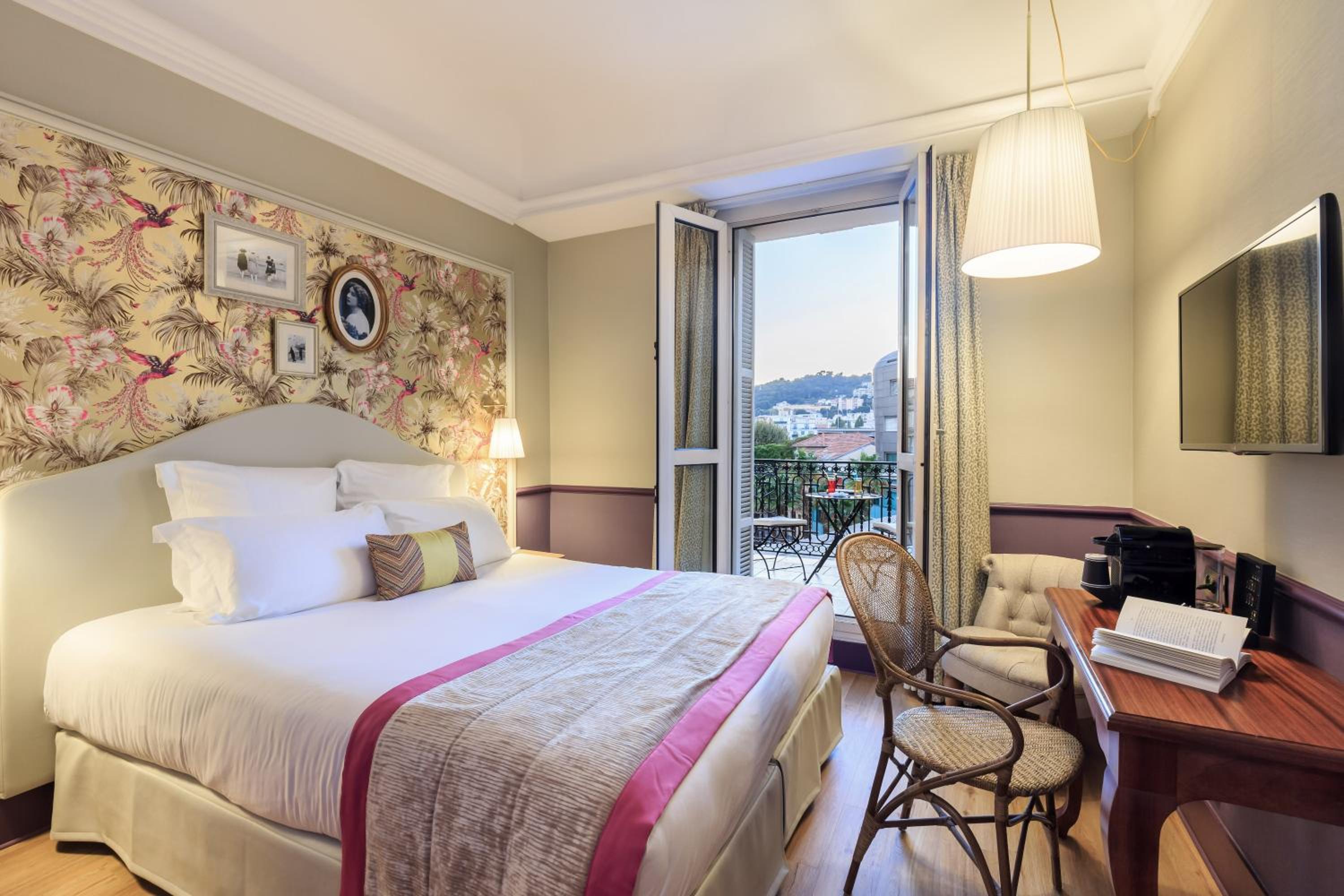 Superior Double or Twin Room with Terrace