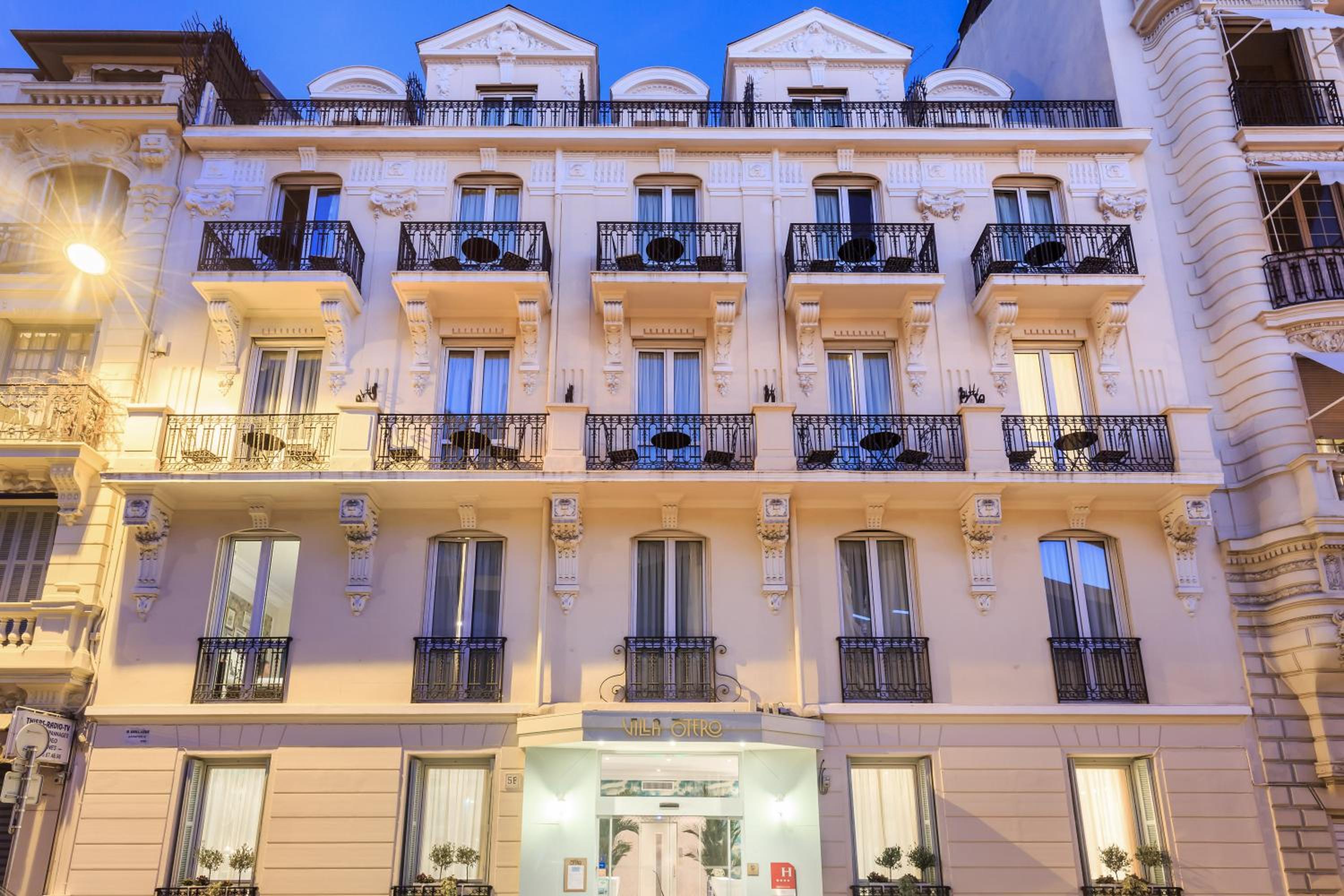 Superior Double or Twin Room with Terrace