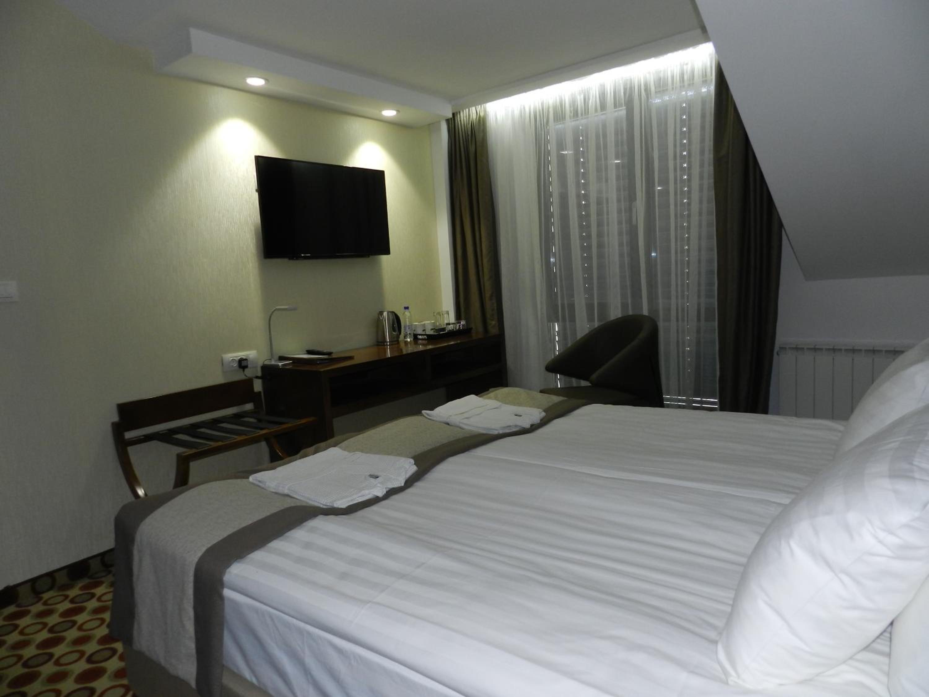 Superior One-Bedroom Apartment