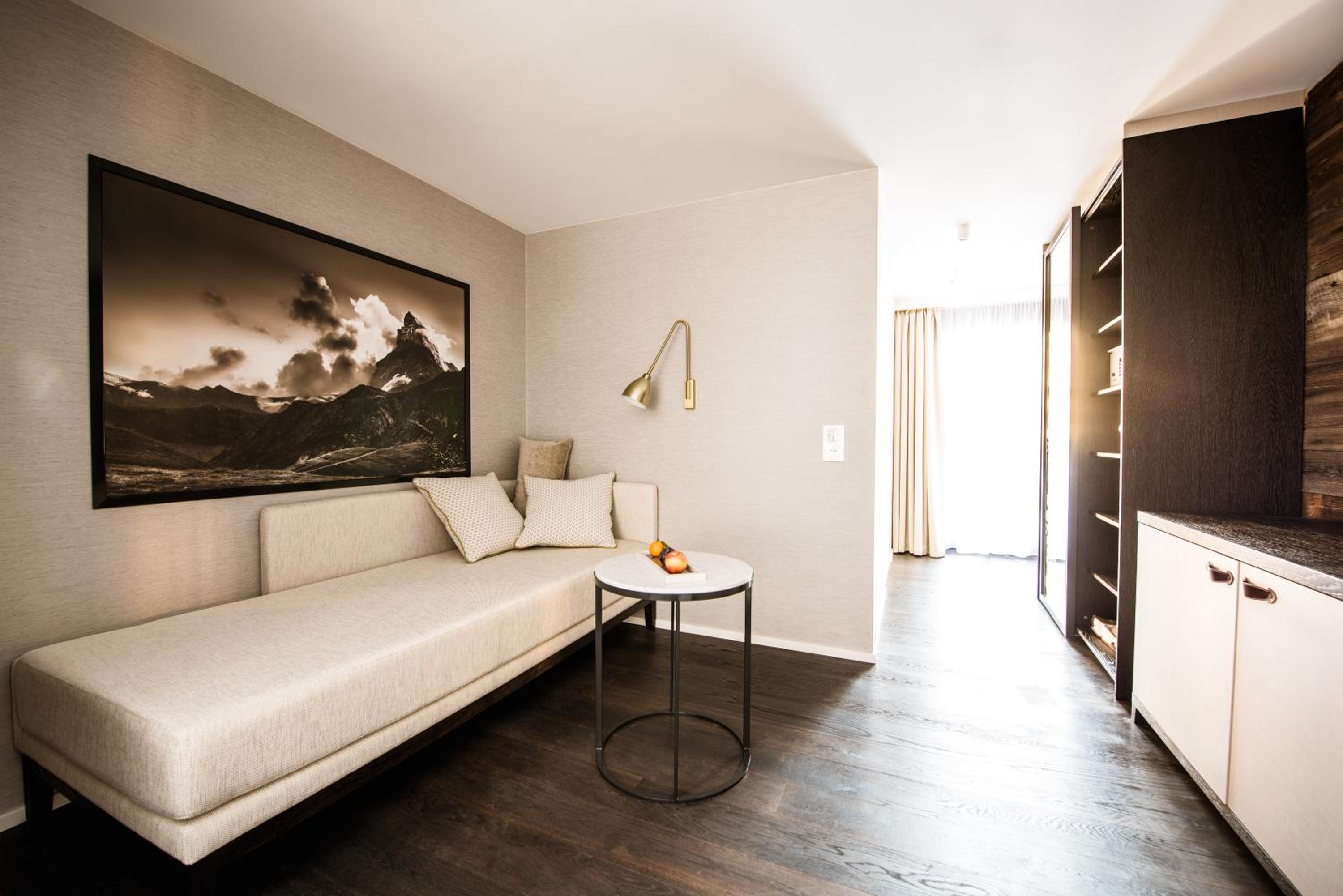 Design Superior Room (3 Adults)