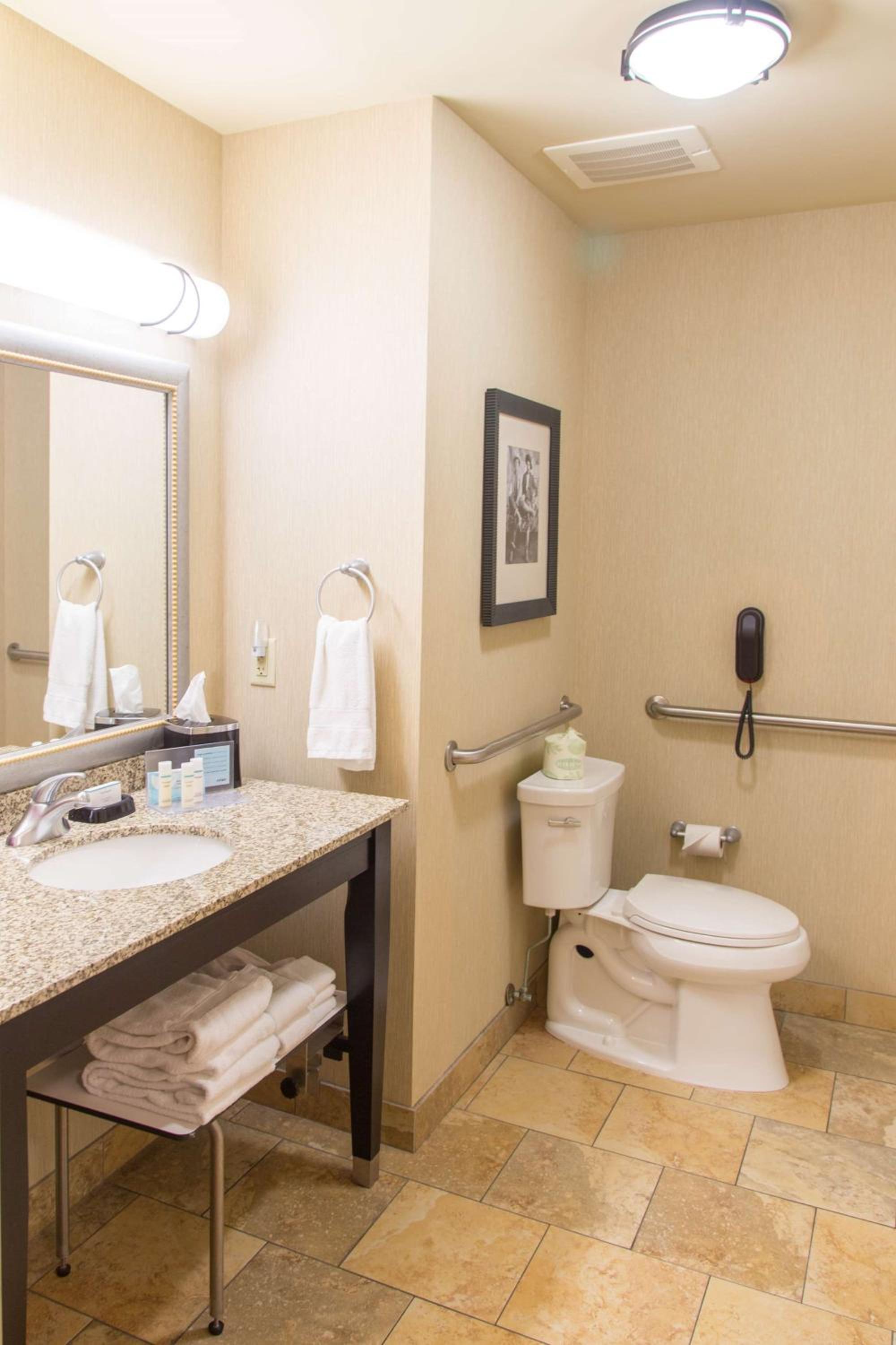 King Room with Accessible Tub - Mobility and Hearing Access/Non-Smoking