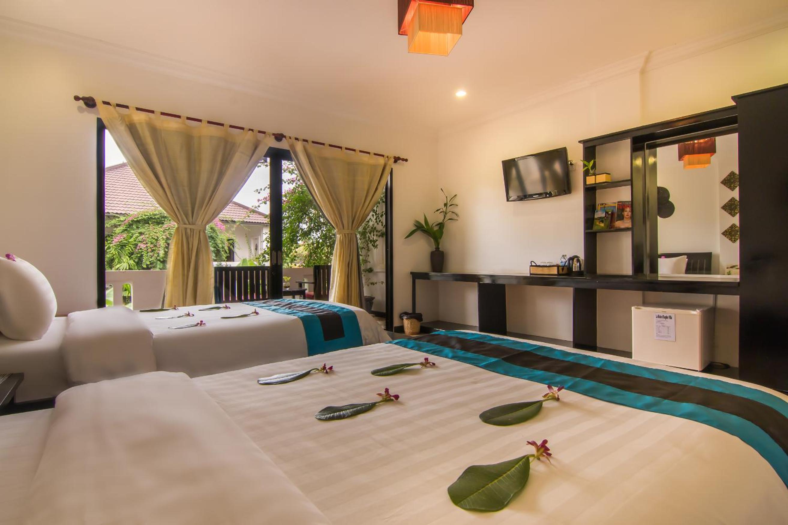 Deluxe Triple Room with Pool View 