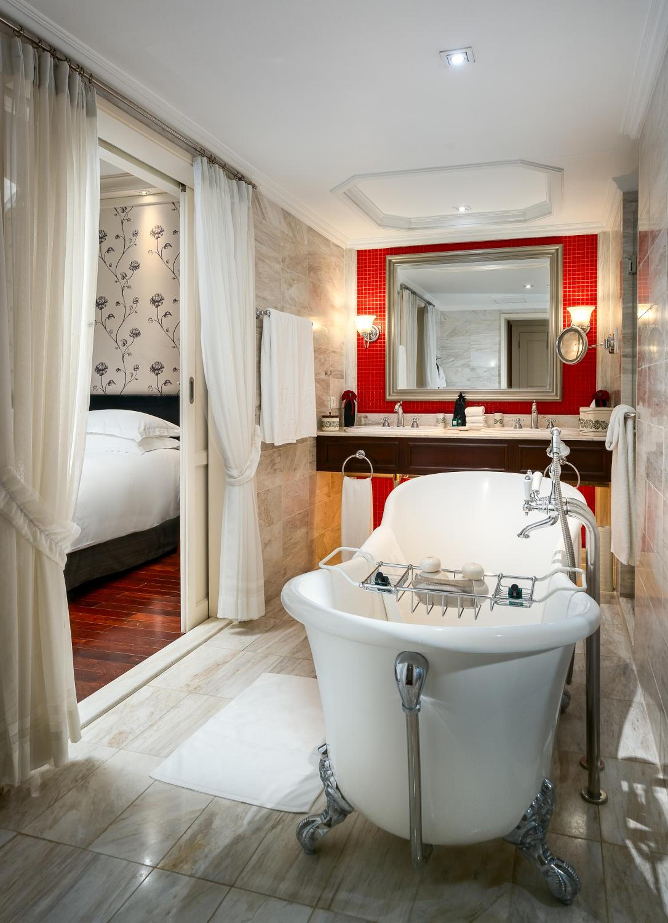 Opera Wing Prestige Suite with King Bed and Lounge Benefits